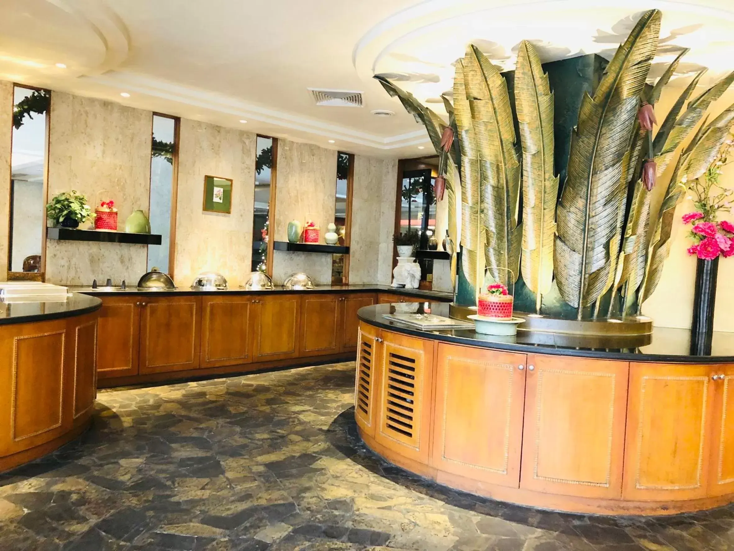 Lobby/Reception in Indra Regent Hotel