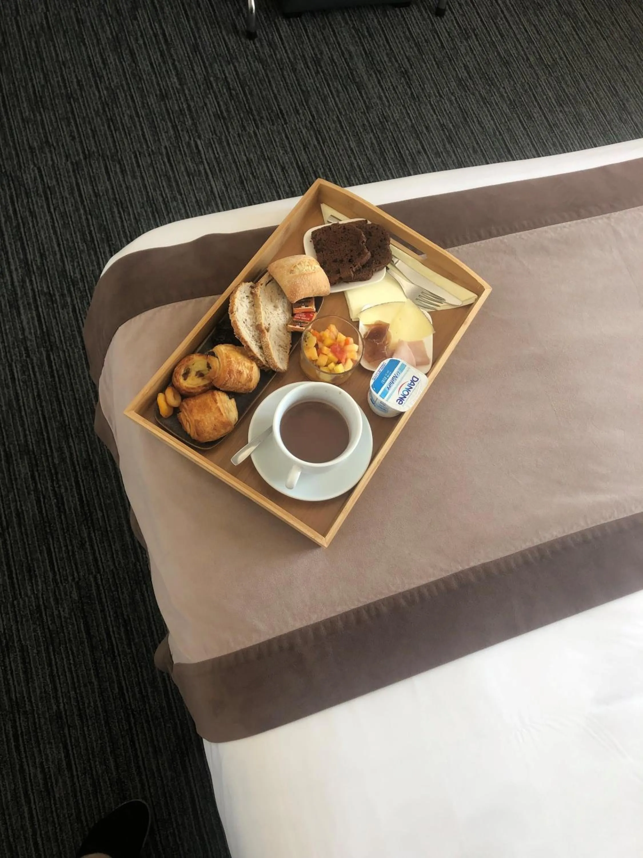 Dinner in Le Regina Hôtel et restaurant Canet-plage