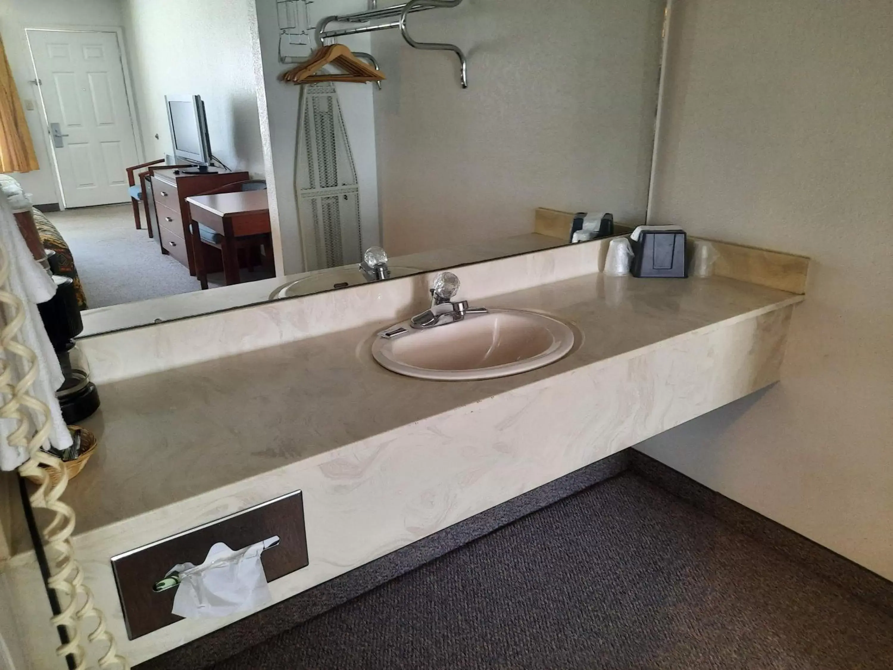 Bathroom in Blue Ribbon Inn and Suites