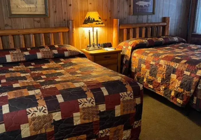 Family Room with Balcony in Olde Mill Inn of Clarkston Family Room with Balcony in Olde Mill Inn of Clarkston