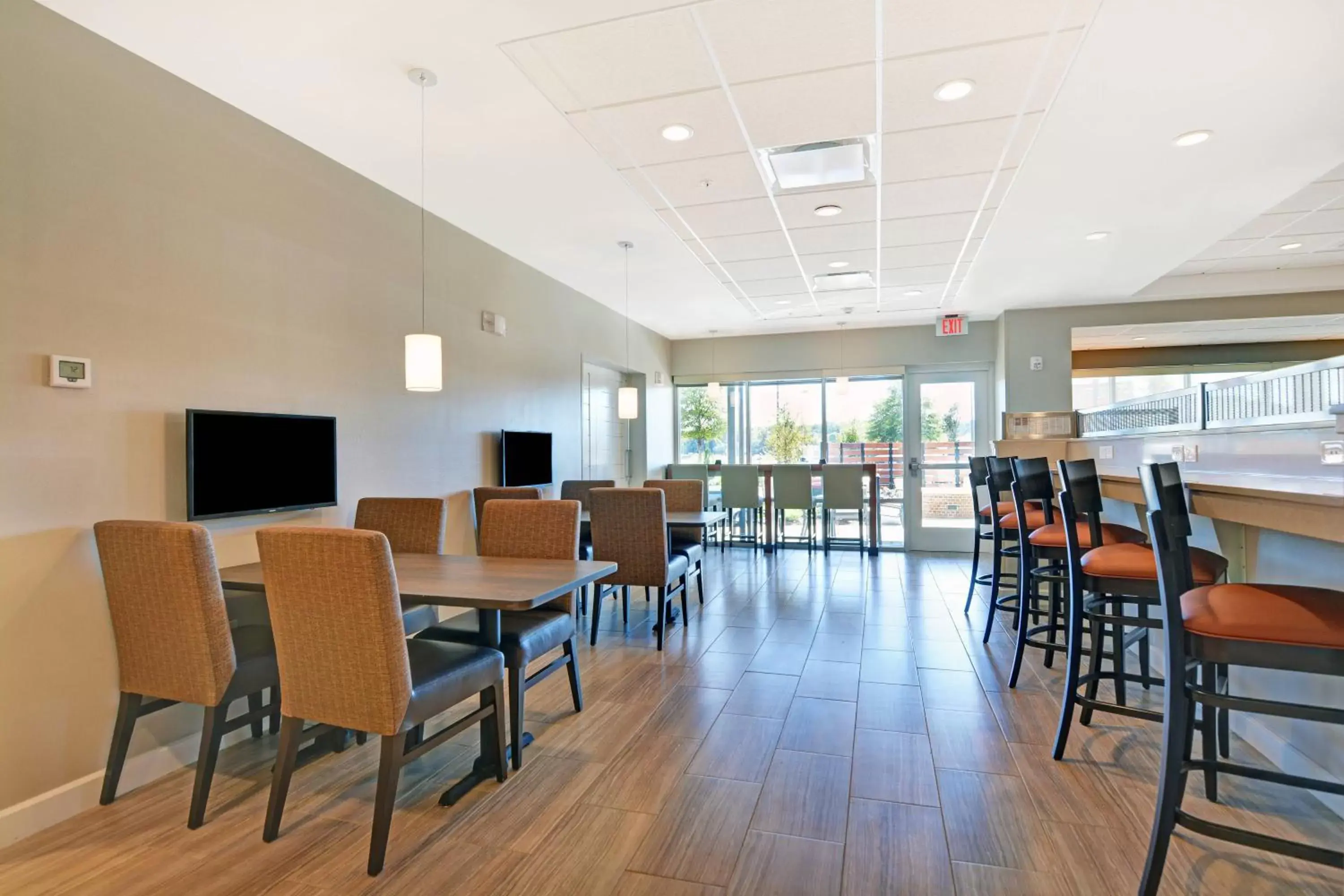 Lobby or reception, Restaurant/Places to Eat in TownePlace Suites by Marriott Jackson Airport/Flowood