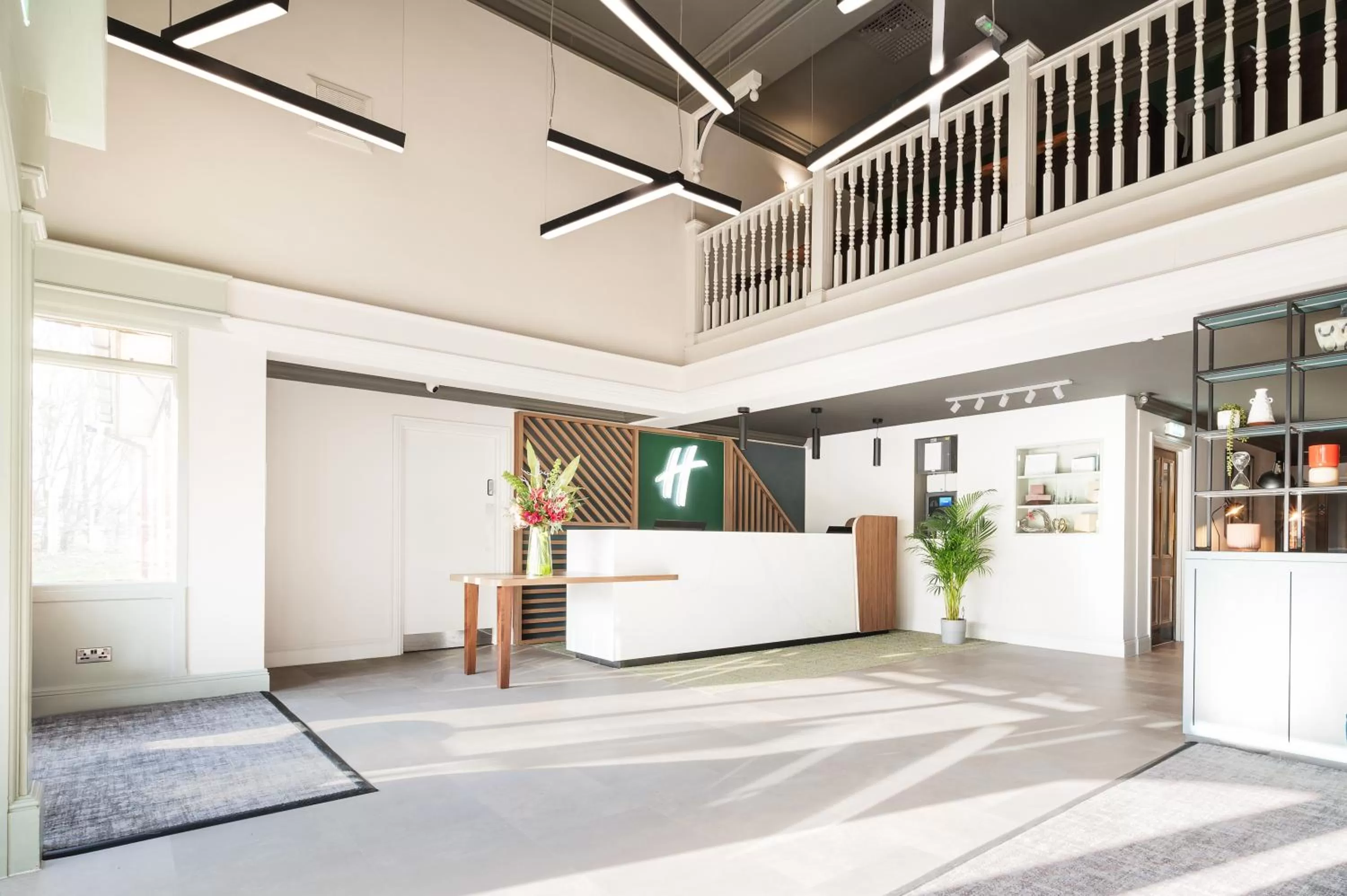 Lobby or reception in Holiday Inn Reading West by IHG