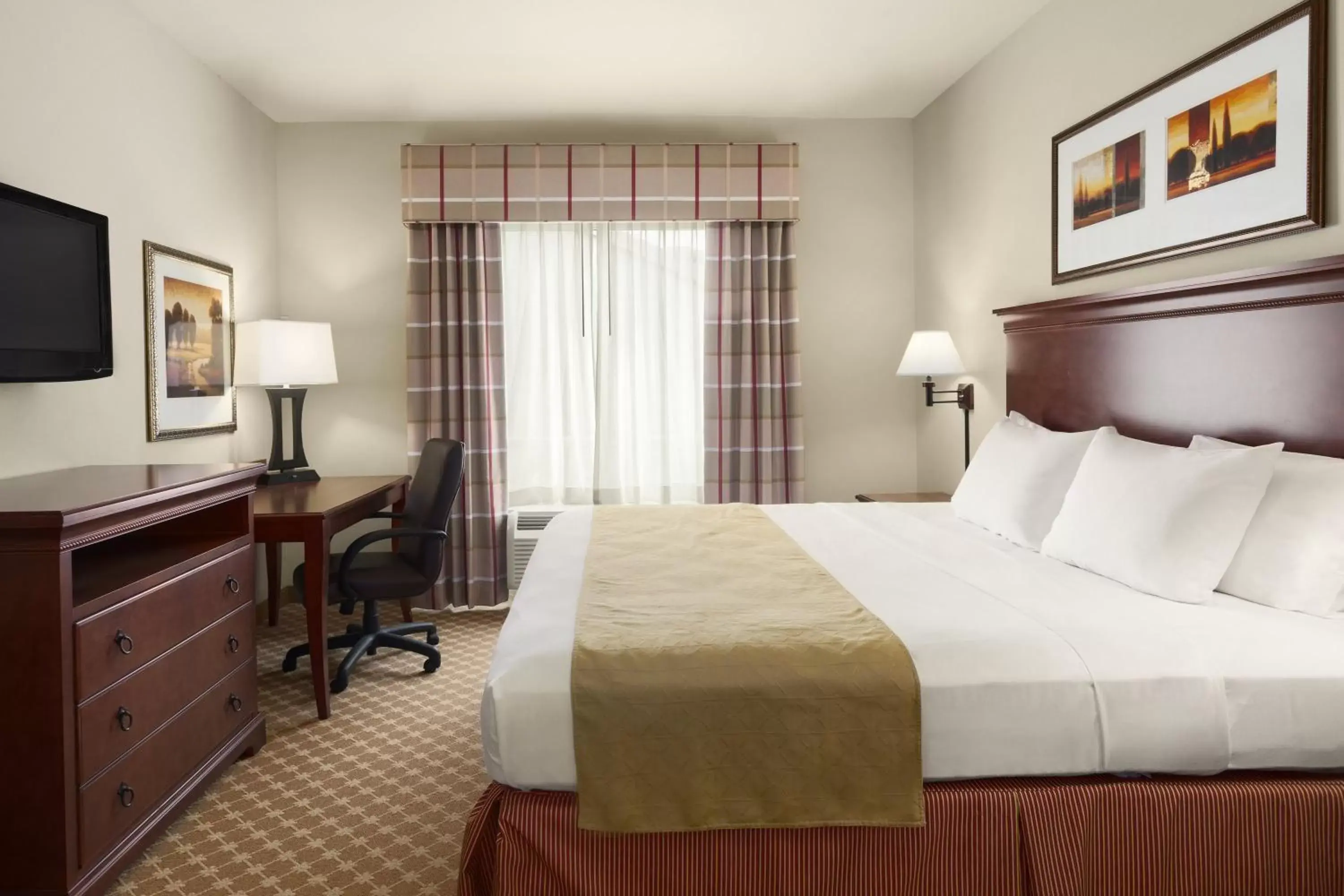 Photo of the whole room, Bed in Country Inn & Suites by Radisson, Tifton, GA