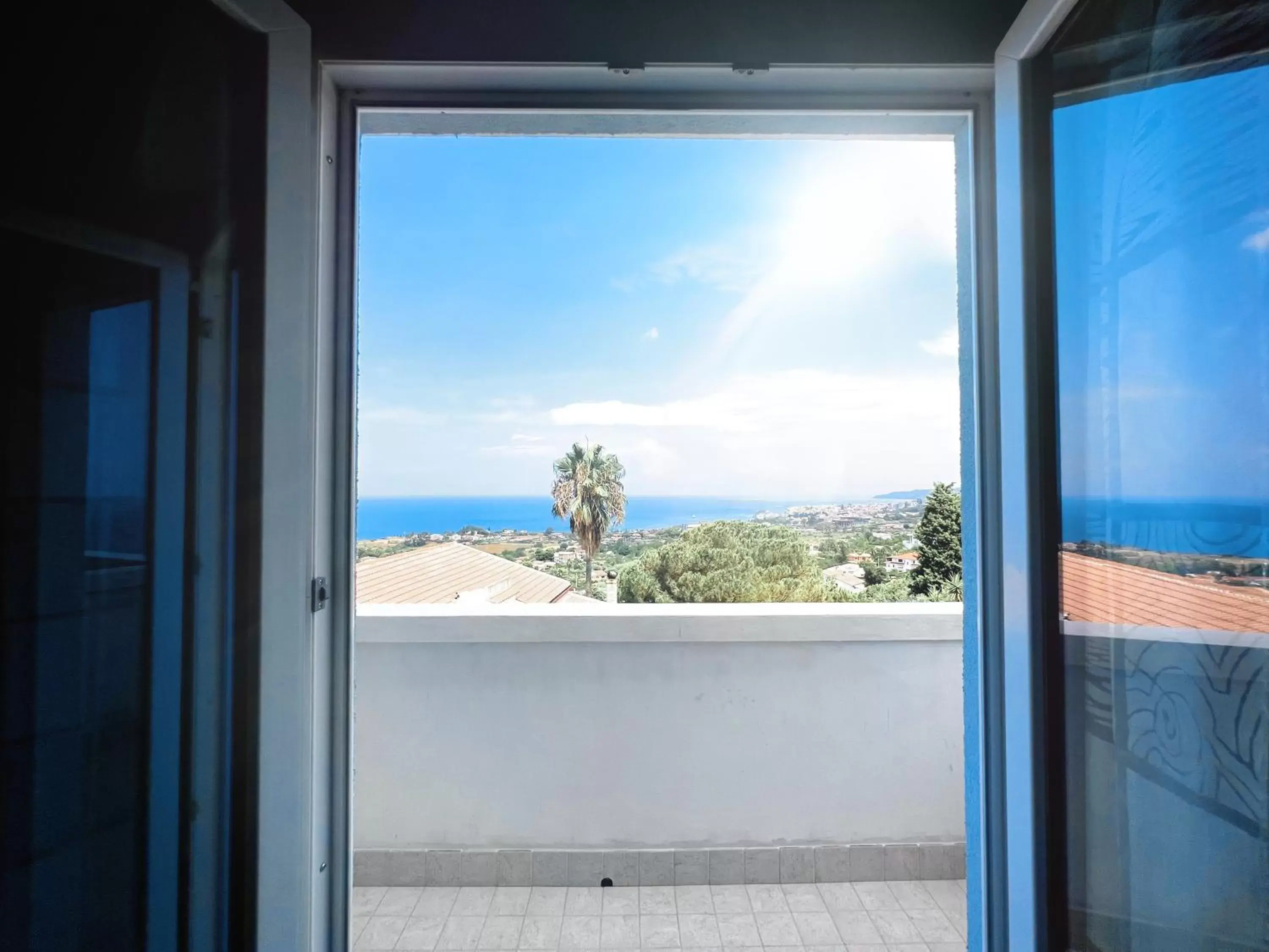 Sea View in Perla Blu Tropea