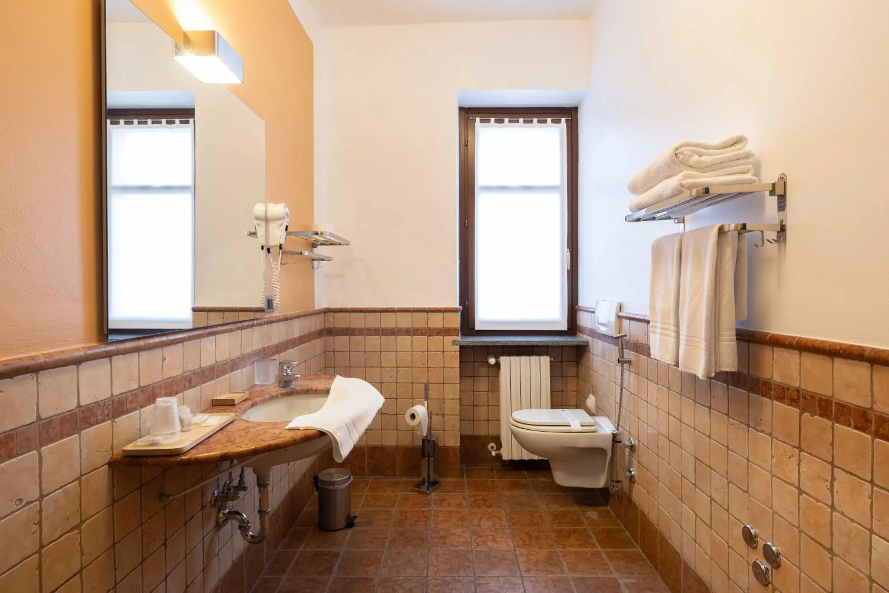 Shower, Bathroom in Hotel La Fert