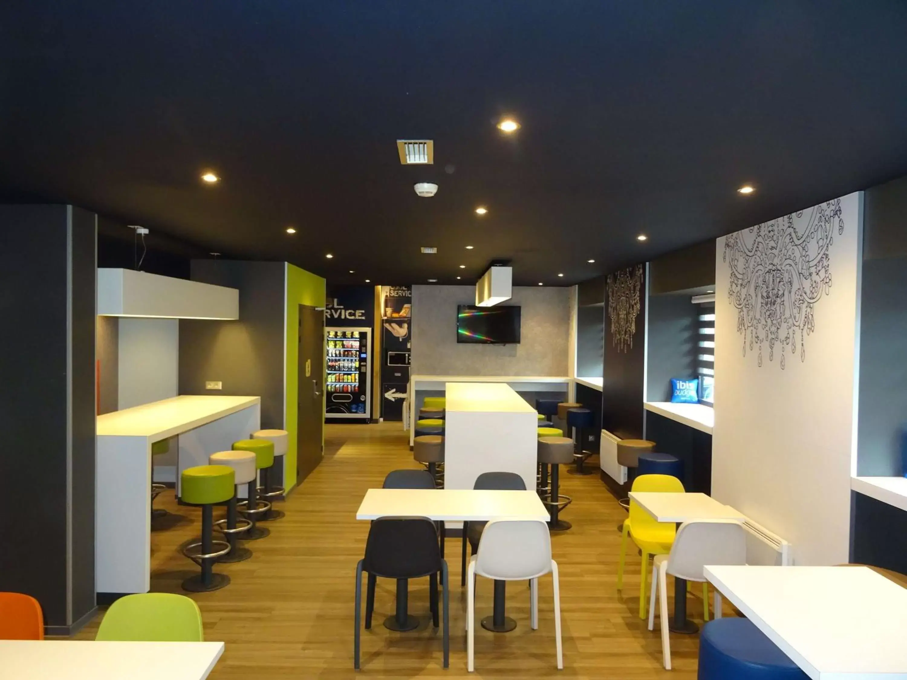 Buffet breakfast, Restaurant/Places to Eat in ibis Budget Caen Centre Gare