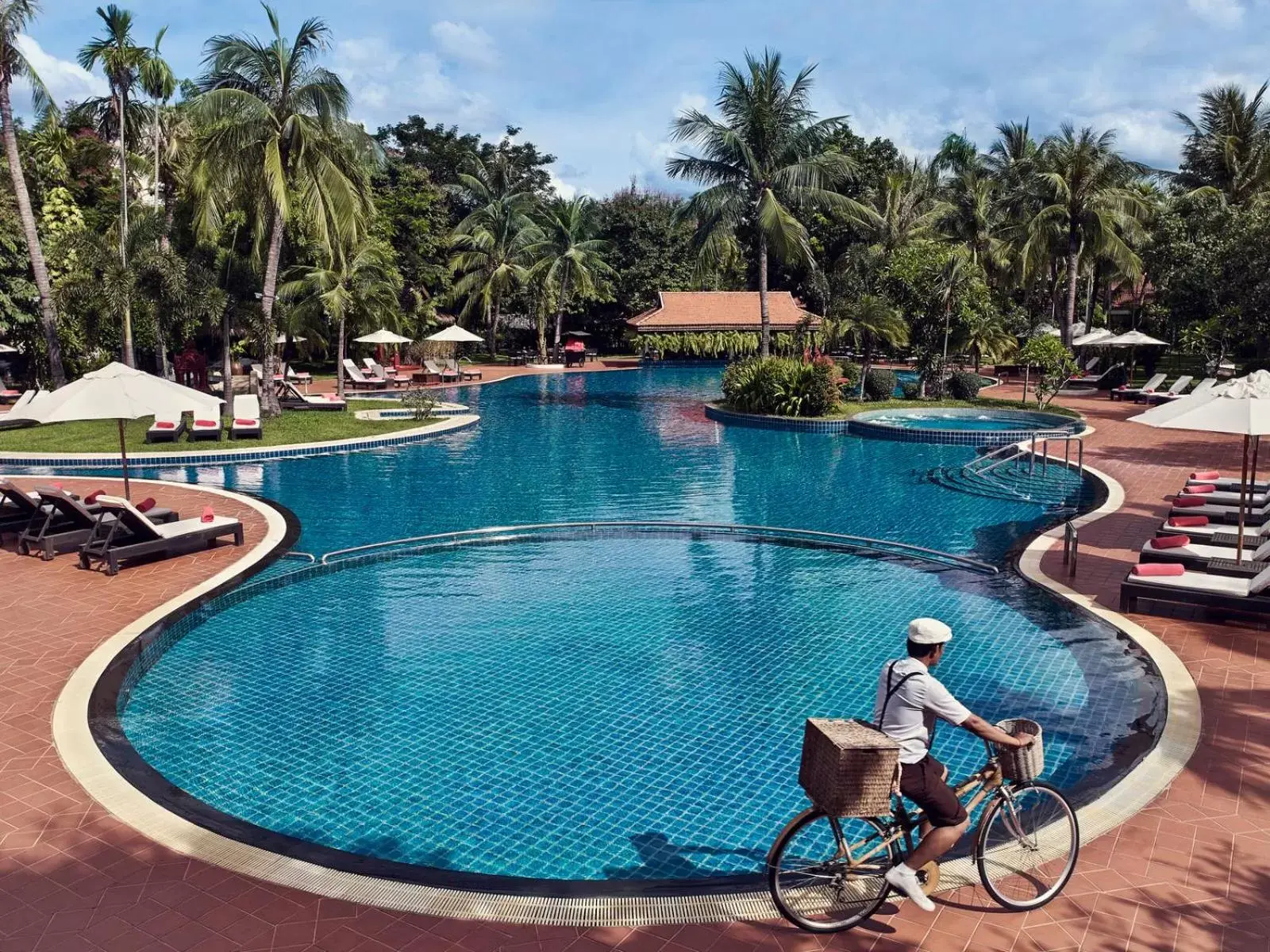 Swimming Pool in Sofitel Angkor Phokeethra Golf & Spa Resort
