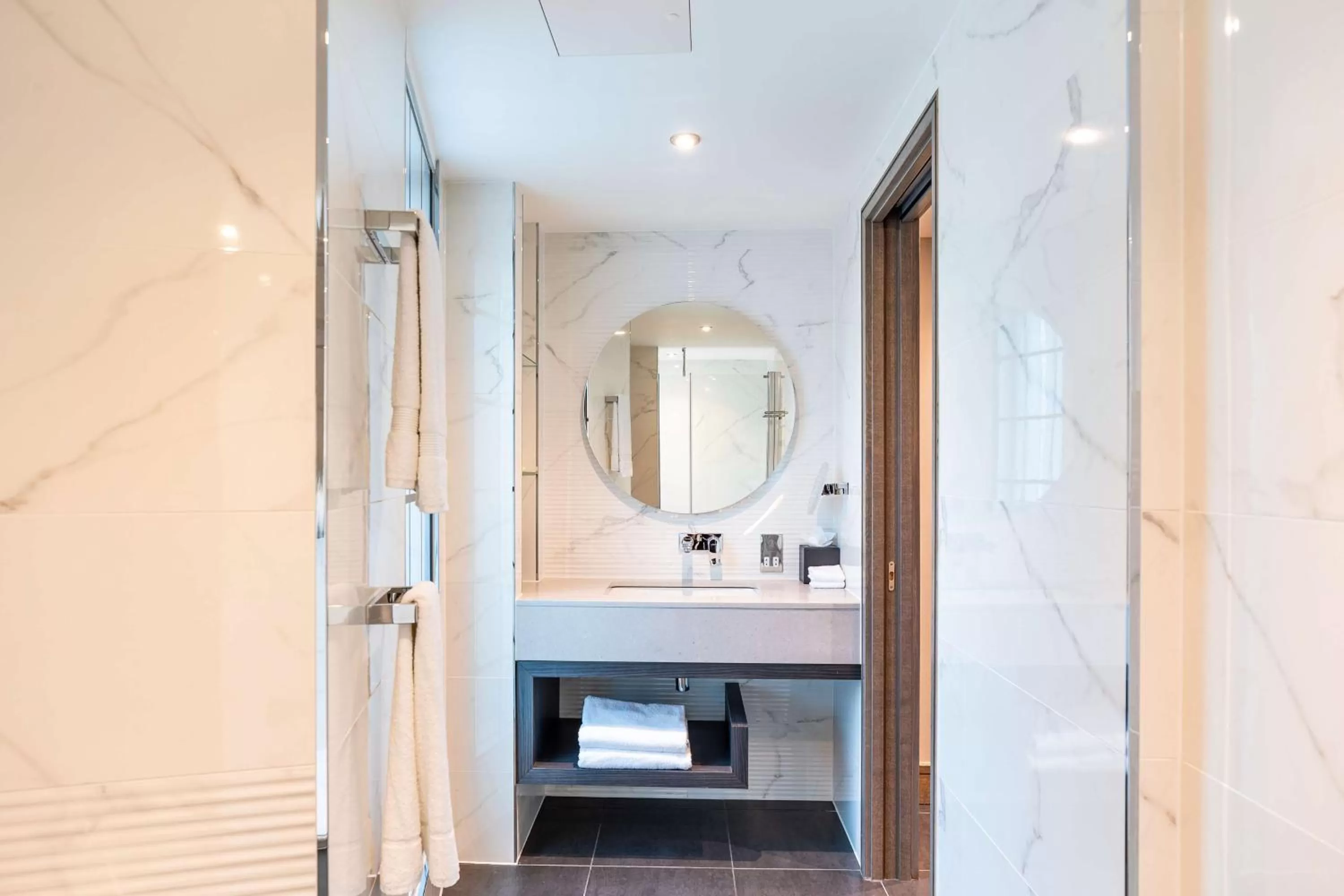 Bathroom in DoubleTree by Hilton London – West End