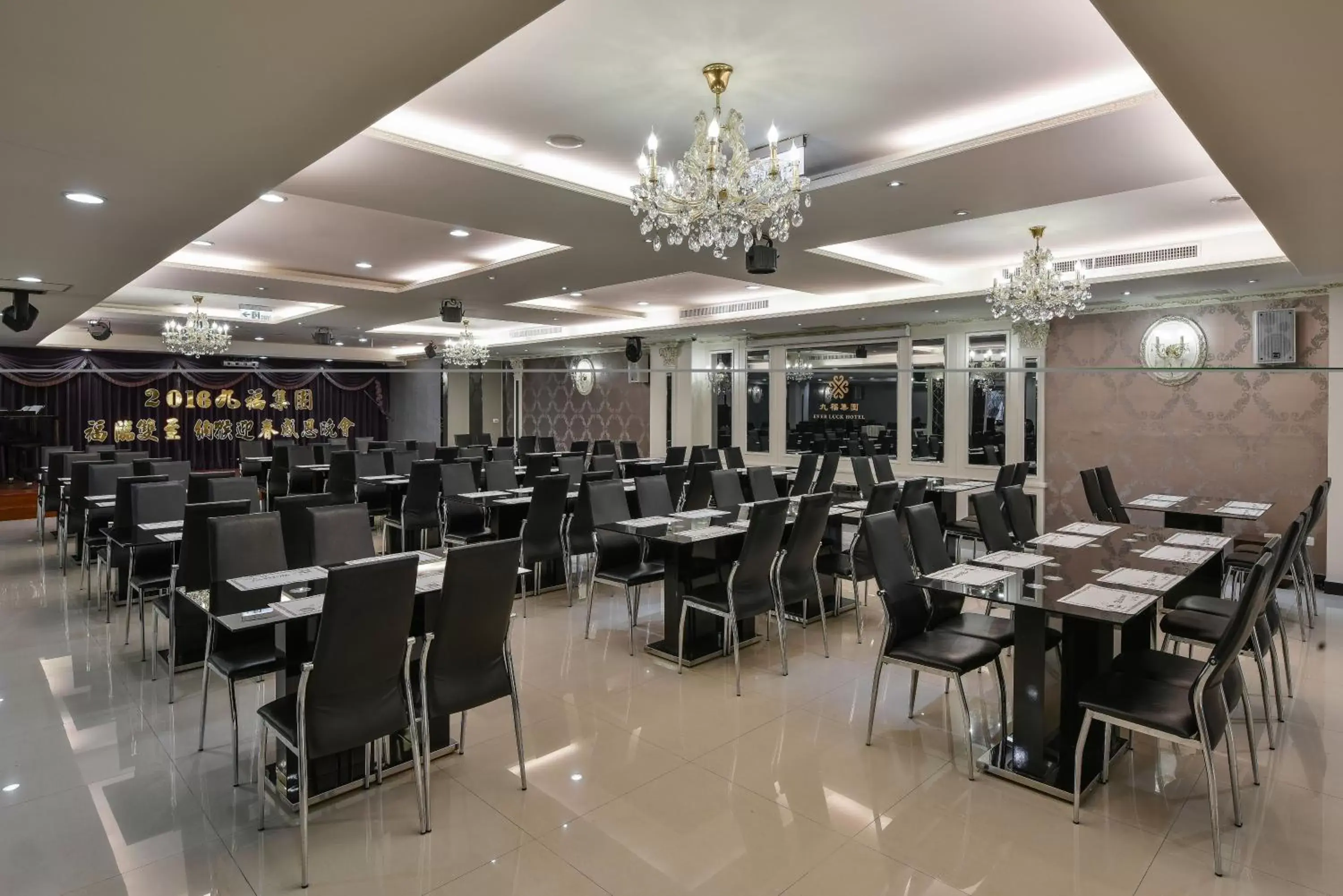 Restaurant/places to eat in Harmonious Hotel Restaurant/places to eat in Harmonious Hotel