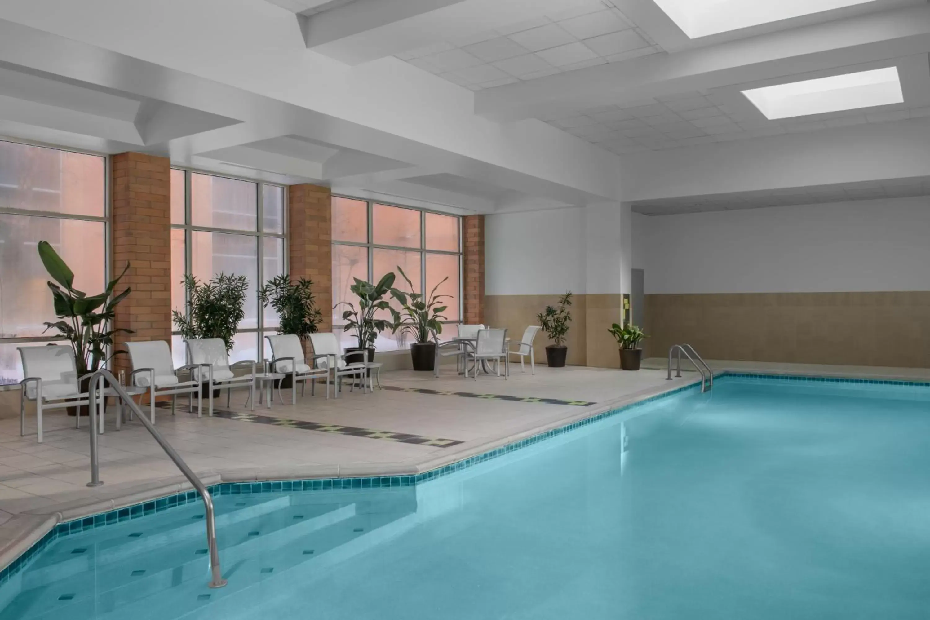 Swimming Pool in Renaissance Indianapolis North Hotel
