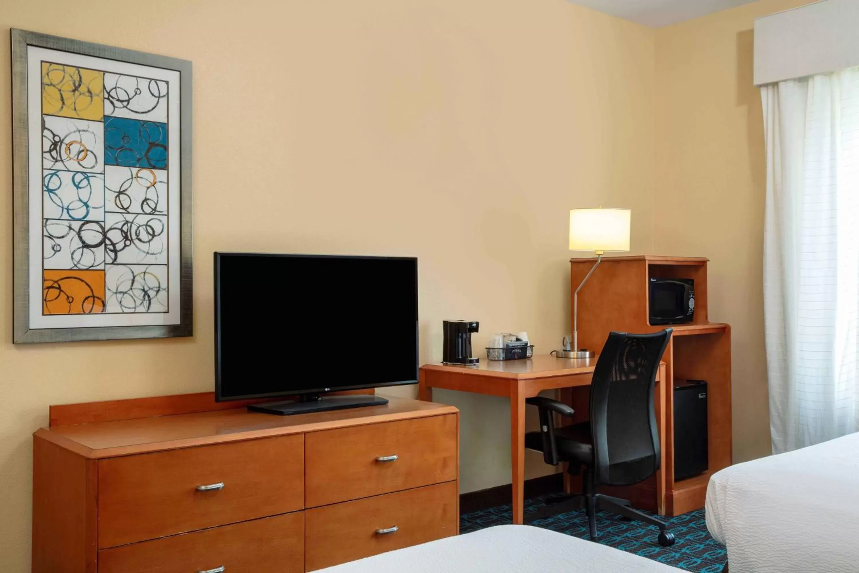 Photo of the whole room, TV/Entertainment Center in Fairfield Inn & Suites by Marriott Augusta Fort Gordon Area