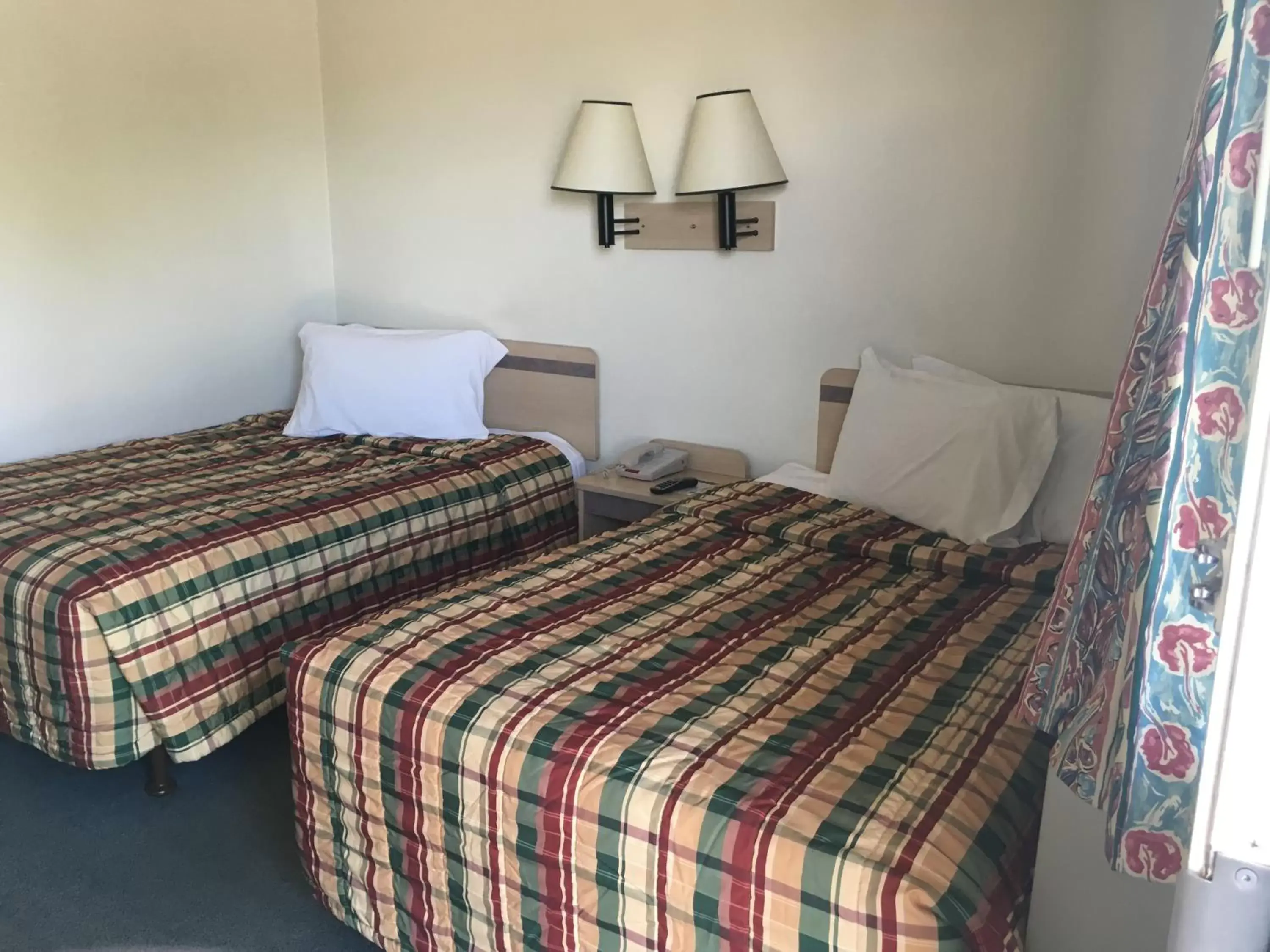 Bed in America's Best value Inn & Suites-Helena