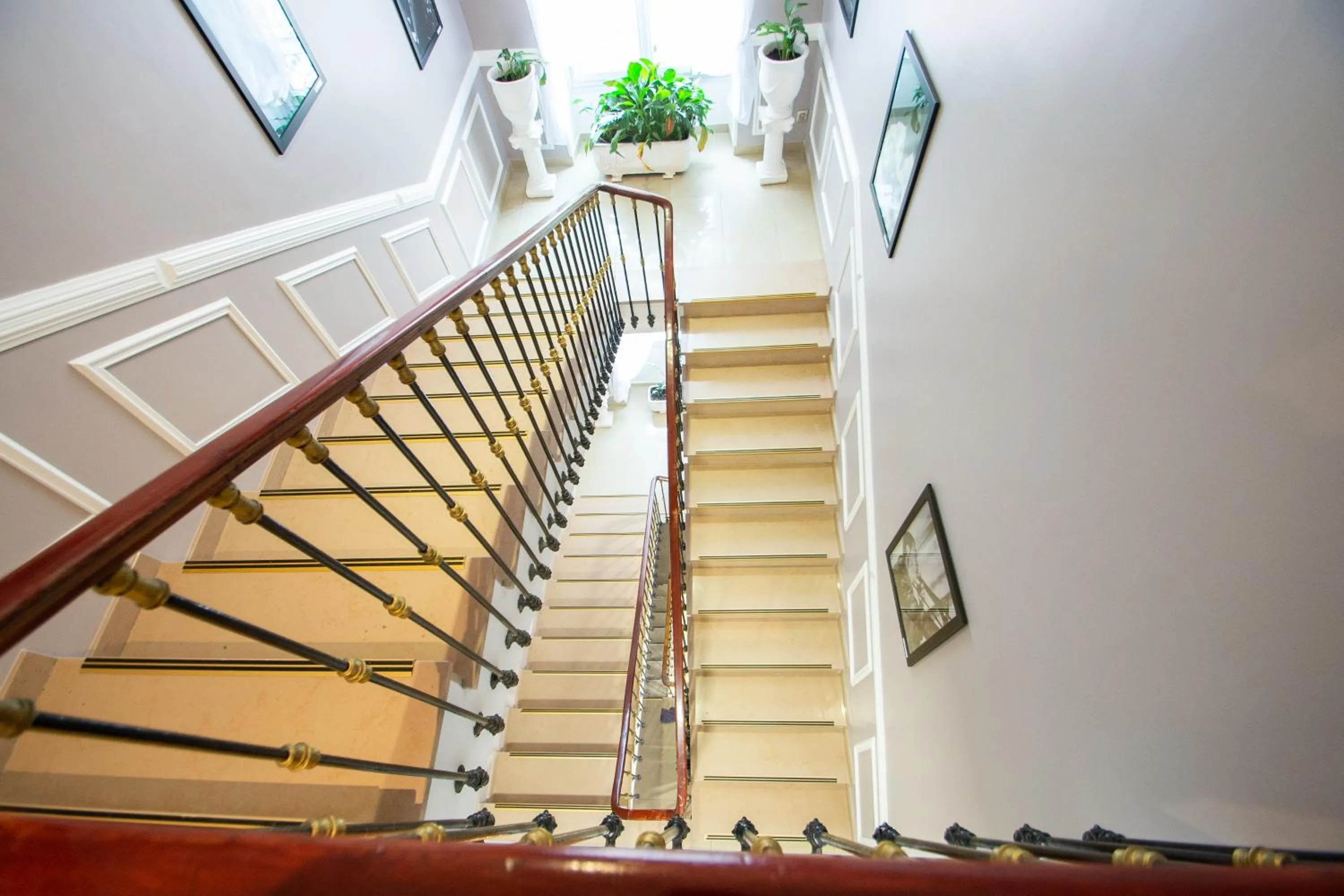 Decorative detail in Hôtel Parisien