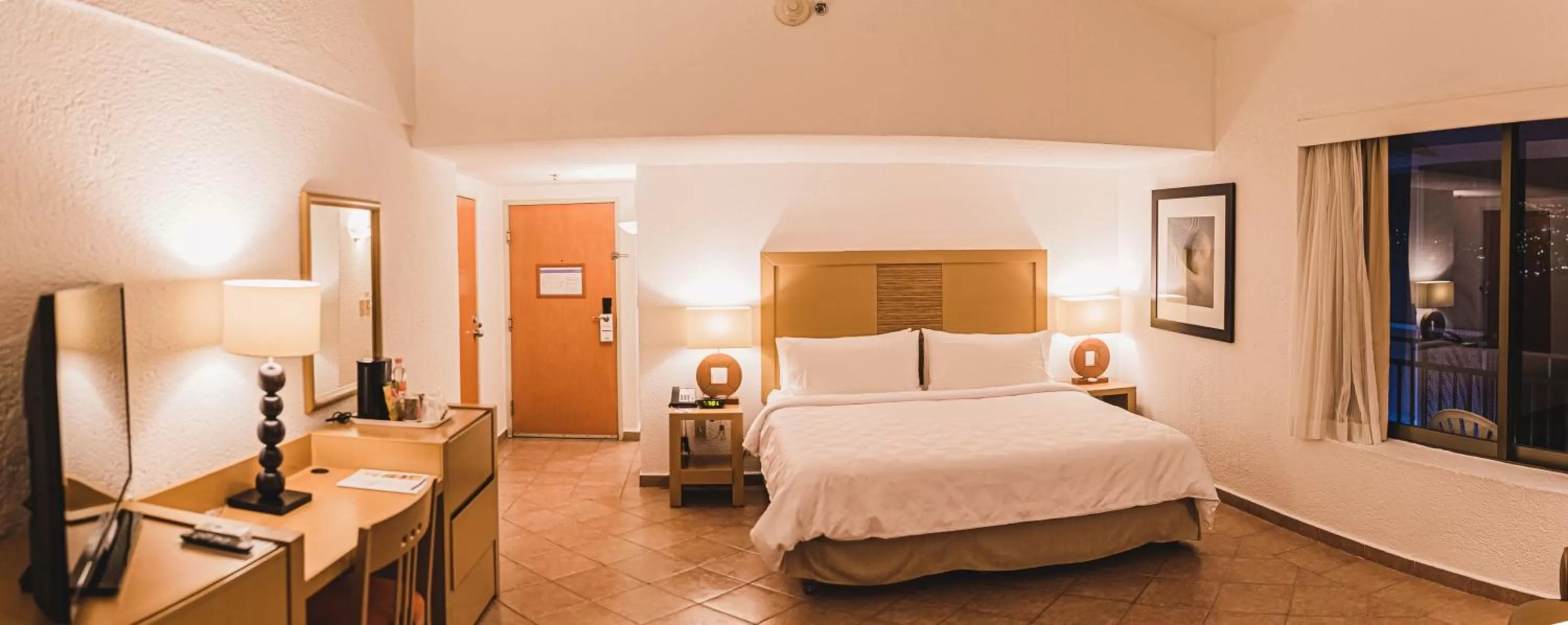 Photo of the whole room in Holiday Inn Resort Acapulco, an IHG Hotel