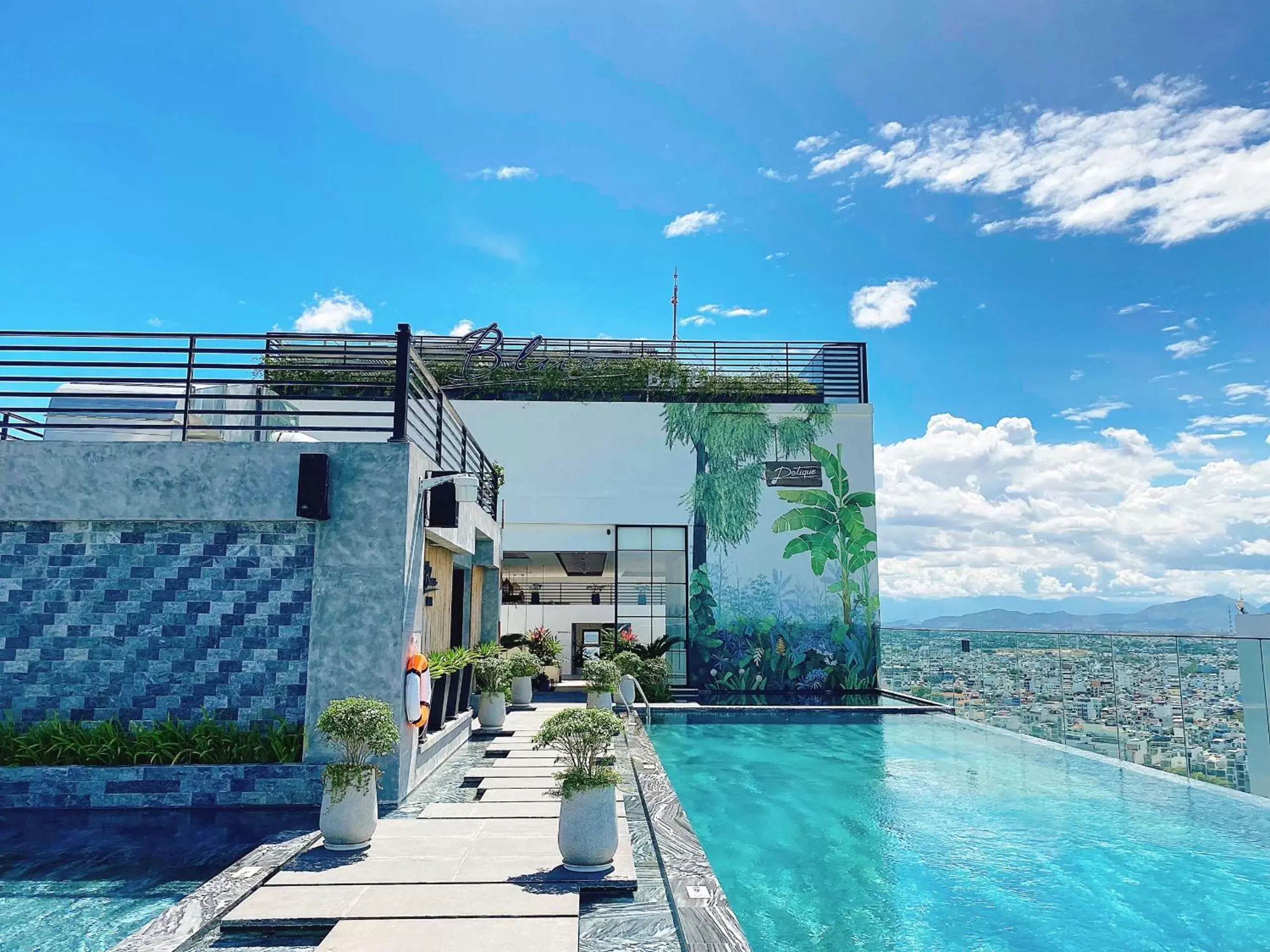 Swimming Pool in Potique Hotel