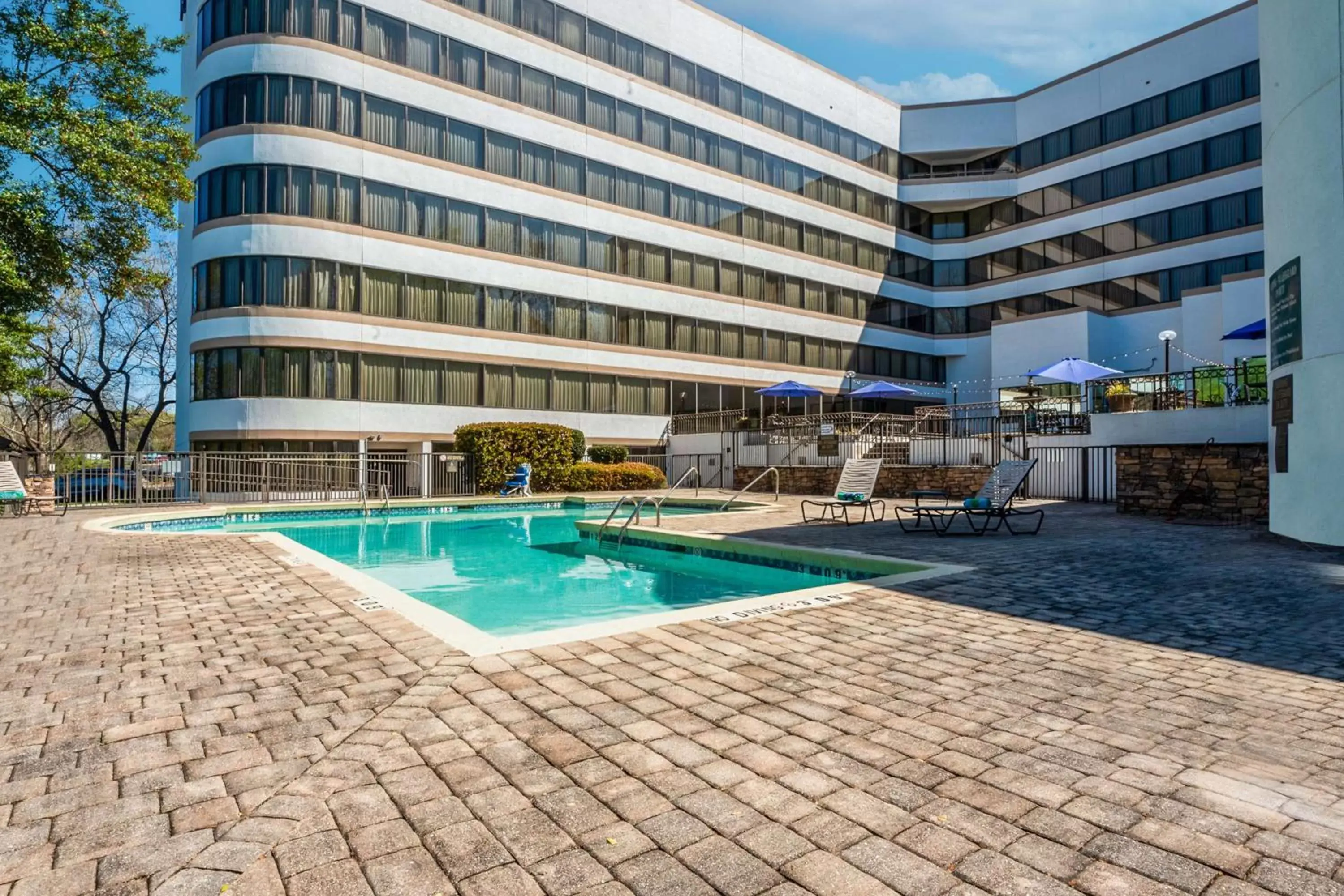 Patio, Property Building in DoubleTree by Hilton South Charlotte Tyvola
