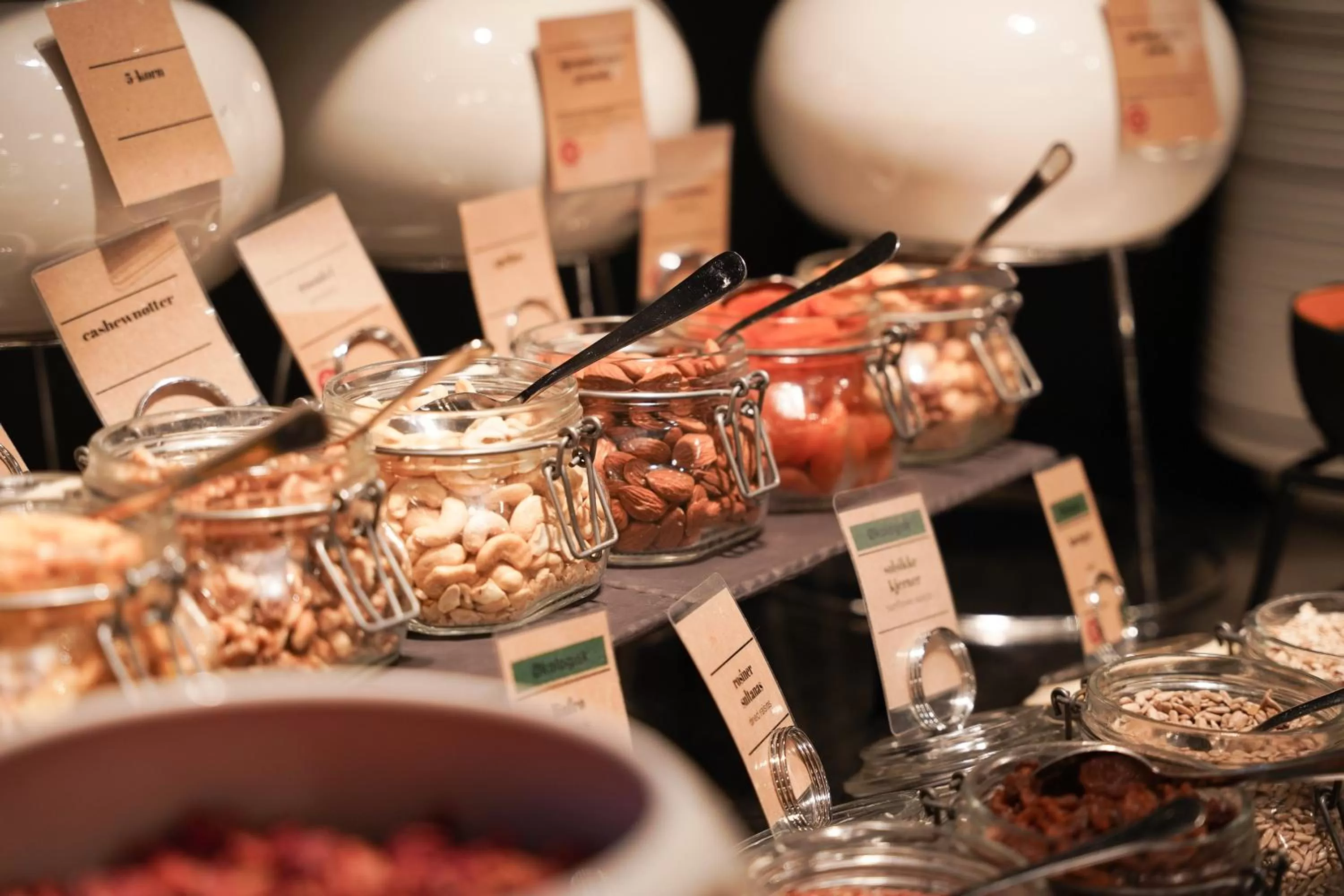 Breakfast in Home Hotel Folketeateret