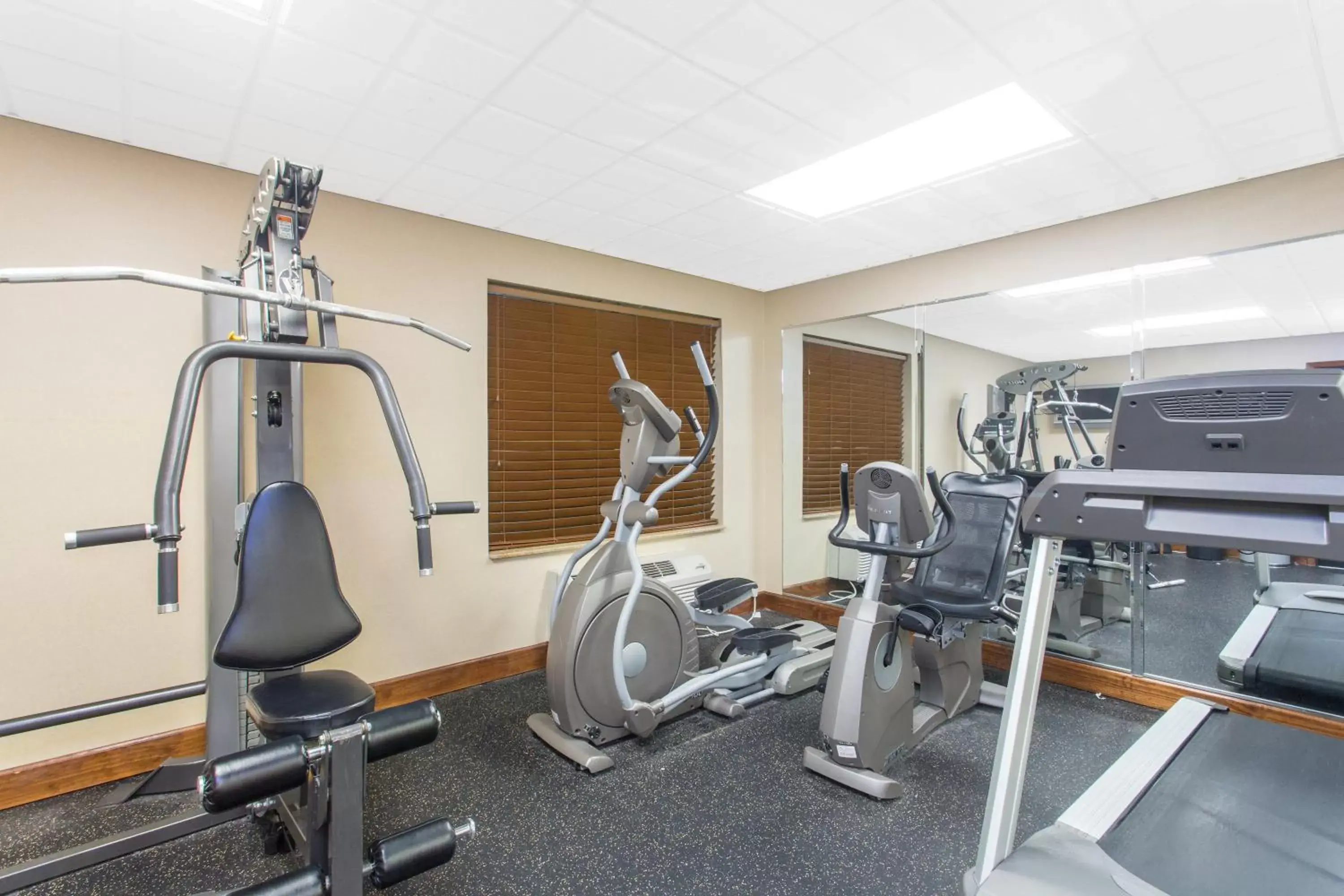 Fitness centre/facilities, Fitness Center/Facilities in Wingate by Wyndham Savannah Pooler