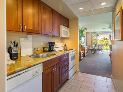 Kitchen/Kitchenette in Kaanapali Maui at the Eldorado by OUTRIGGER