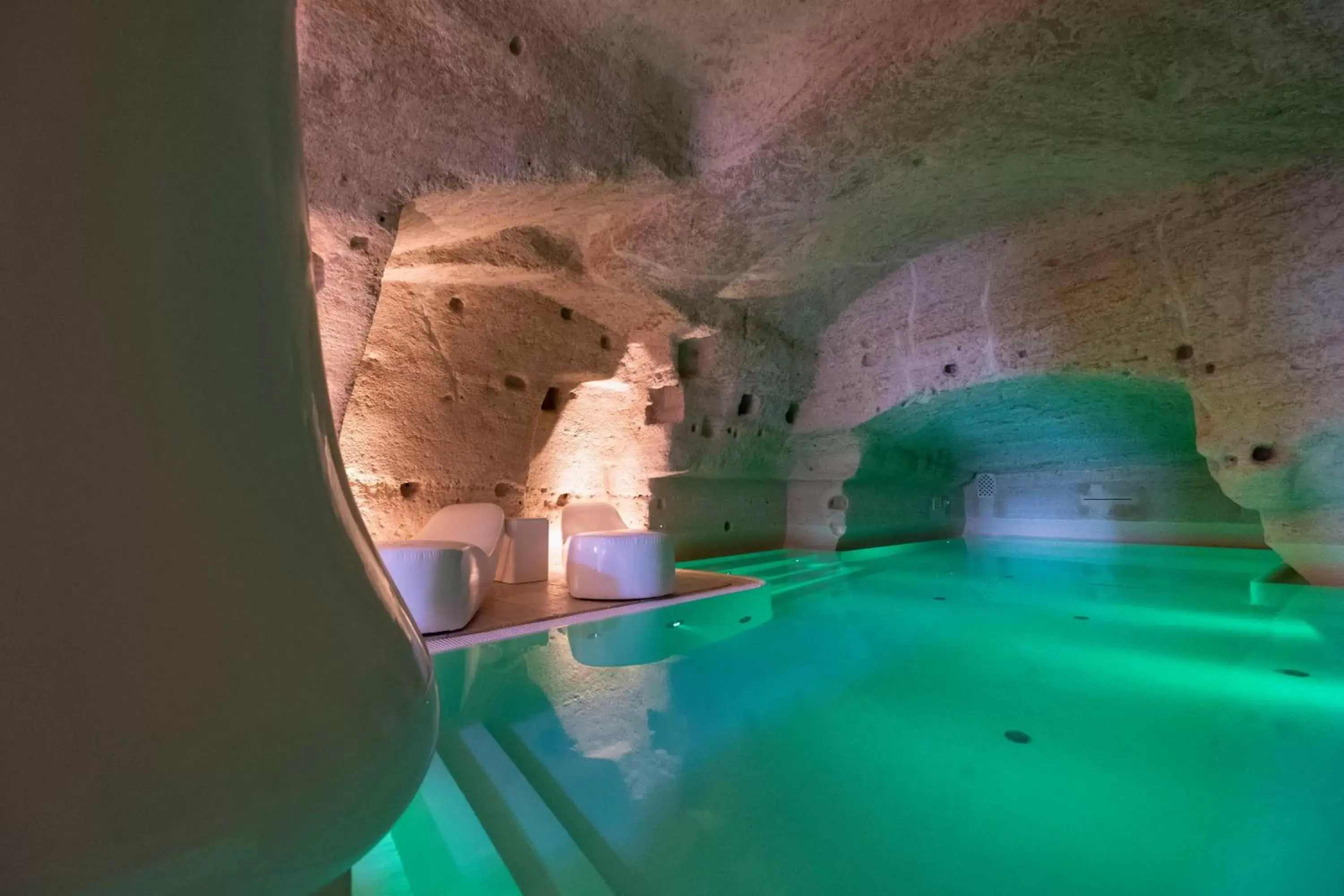 Hot Tub, Swimming Pool in Aquatio Cave Luxury Hotel & SPA