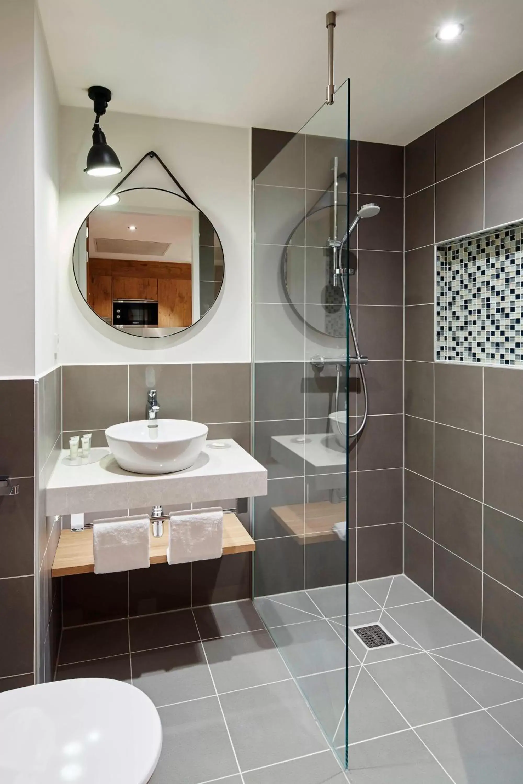 Bathroom in Residence Inn by Marriott Amsterdam Houthavens