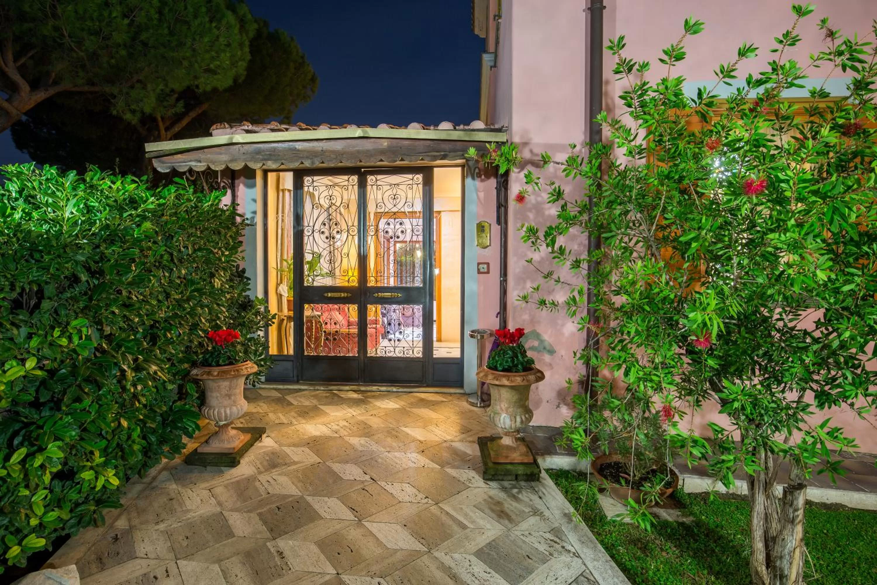 Hotel Arco Di Travertino