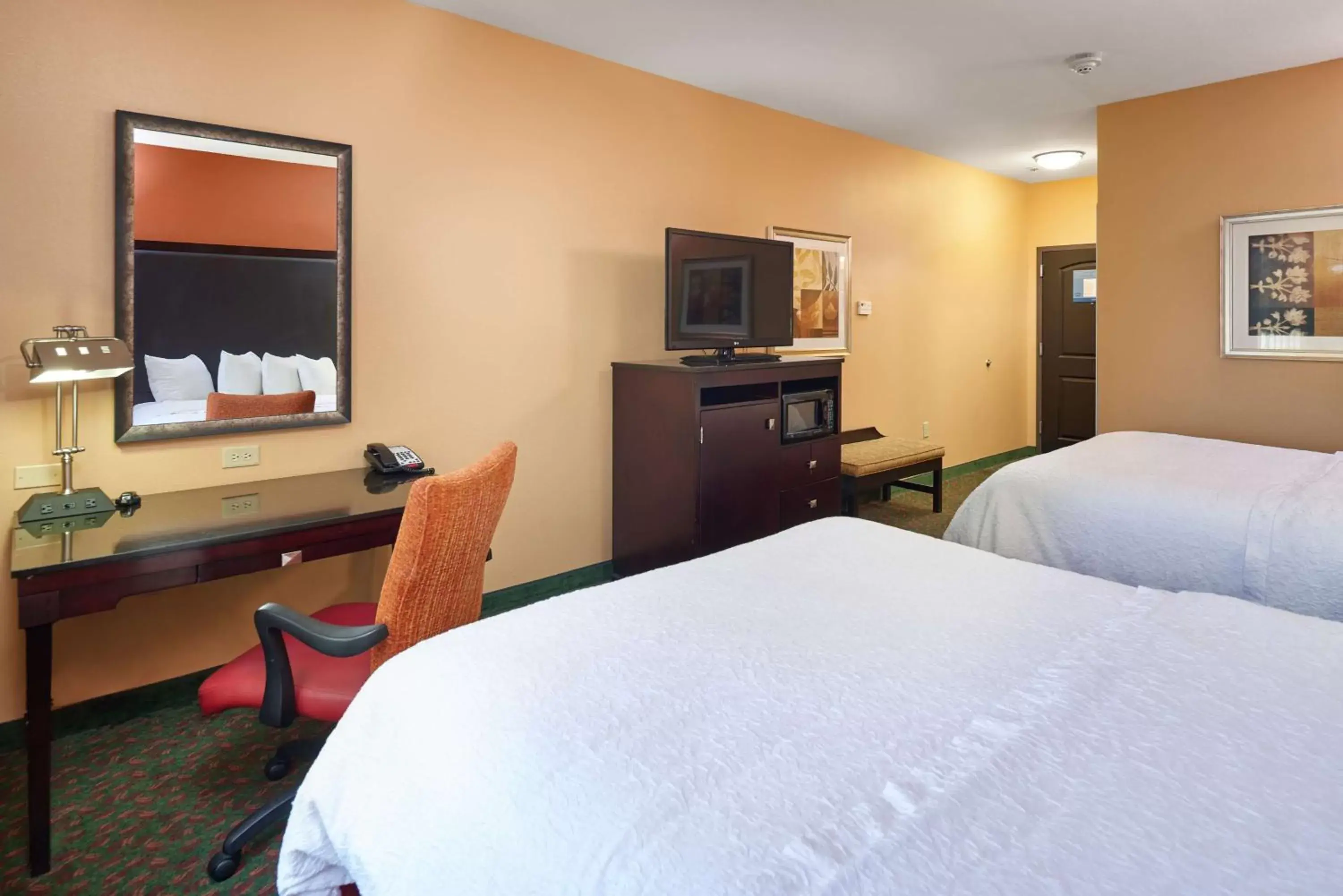 Bedroom, Bed in Hampton Inn & Suites Waco-South
