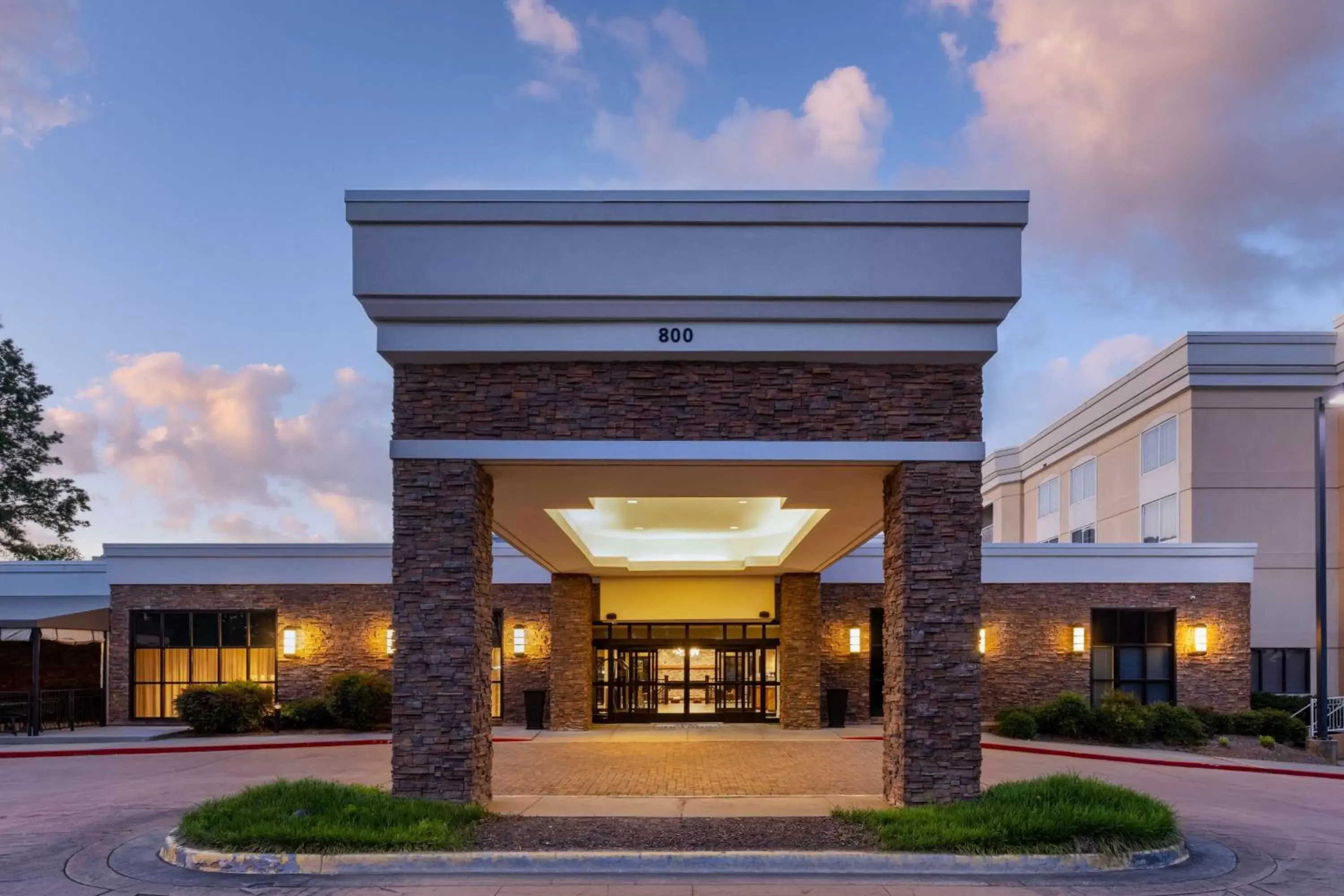 Property Building in Sheraton Atlanta Perimeter North