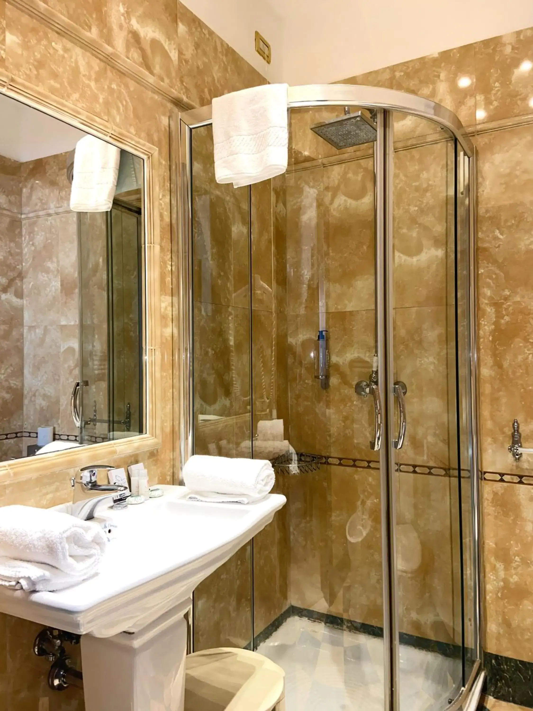 Shower, Bathroom in Ca' Del Nobile