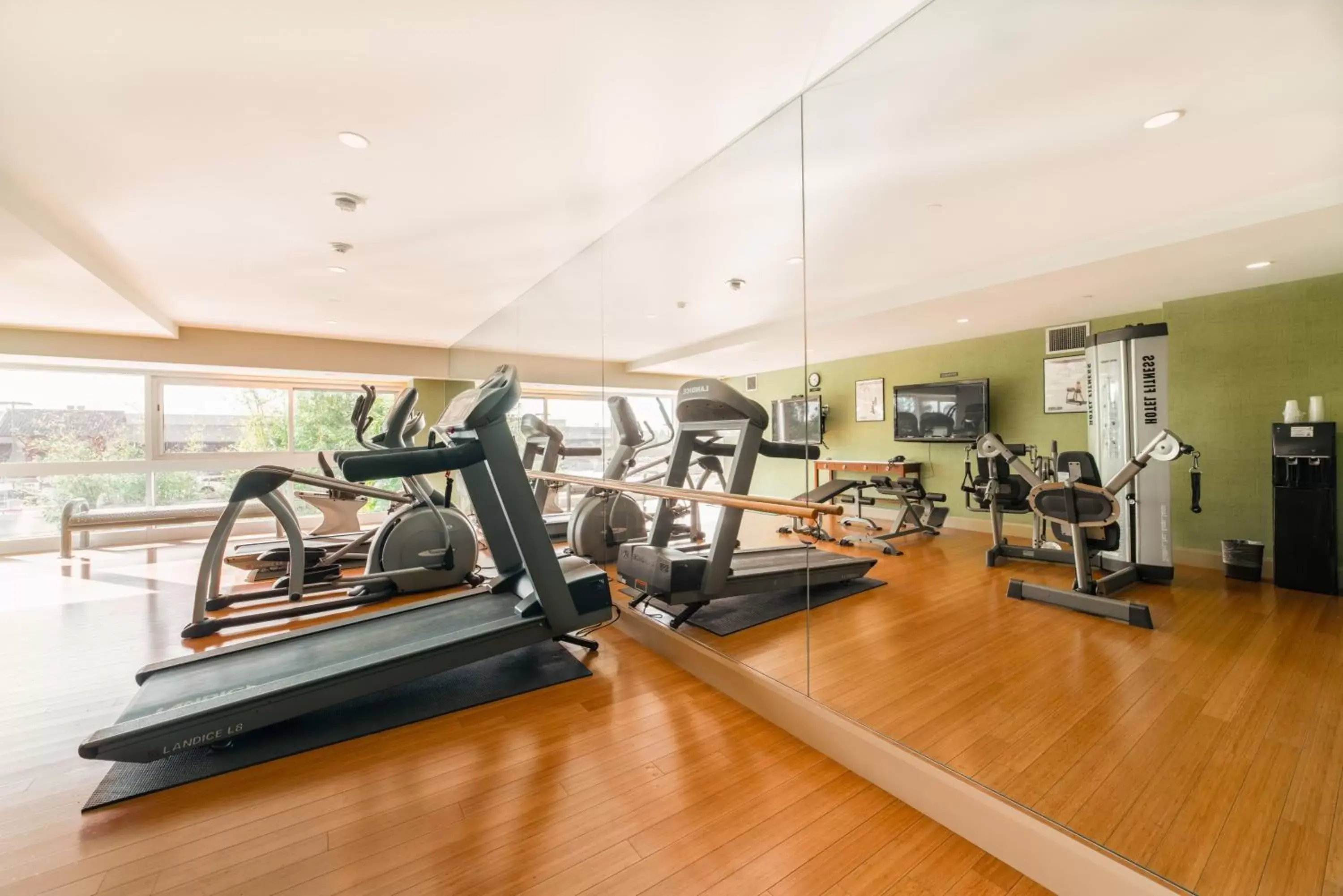 Fitness centre/facilities, Fitness Center/Facilities in Miyako Hybrid Hotel Torrance