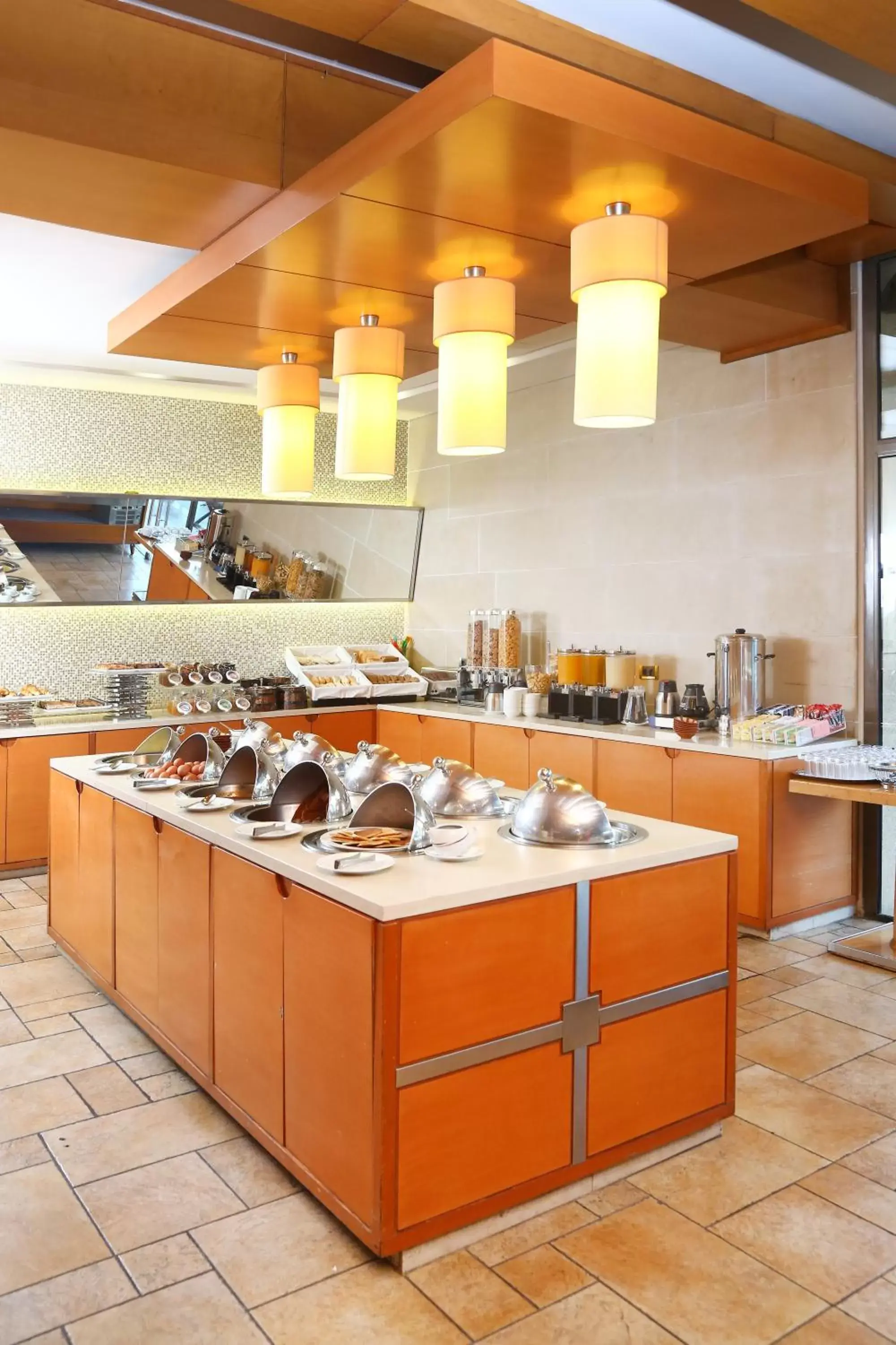 Buffet breakfast, Restaurant/Places to Eat in Ramada Plaza by Wyndham Beirut Raouche