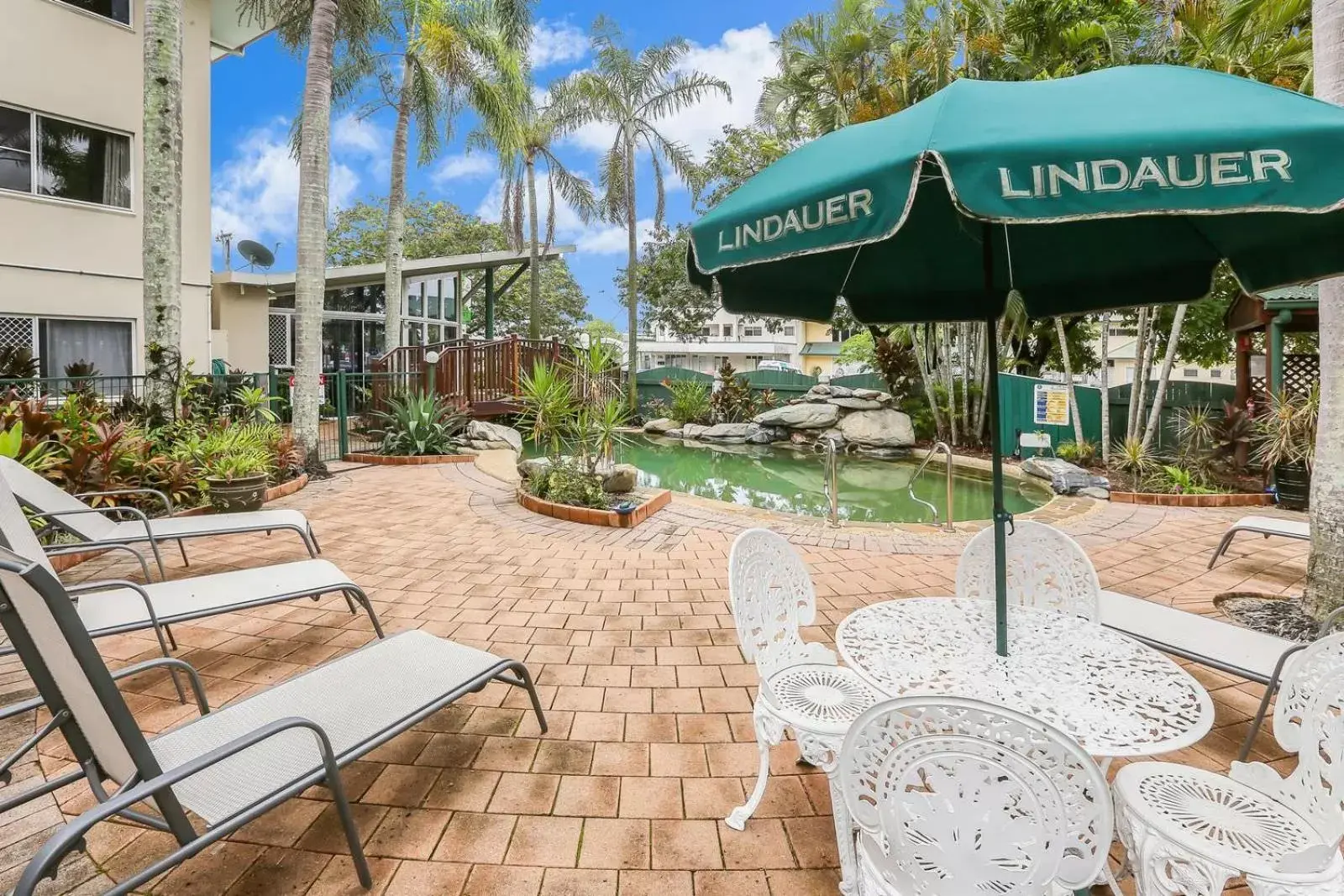 Property building, Swimming Pool in Koala Court Holiday Apartments