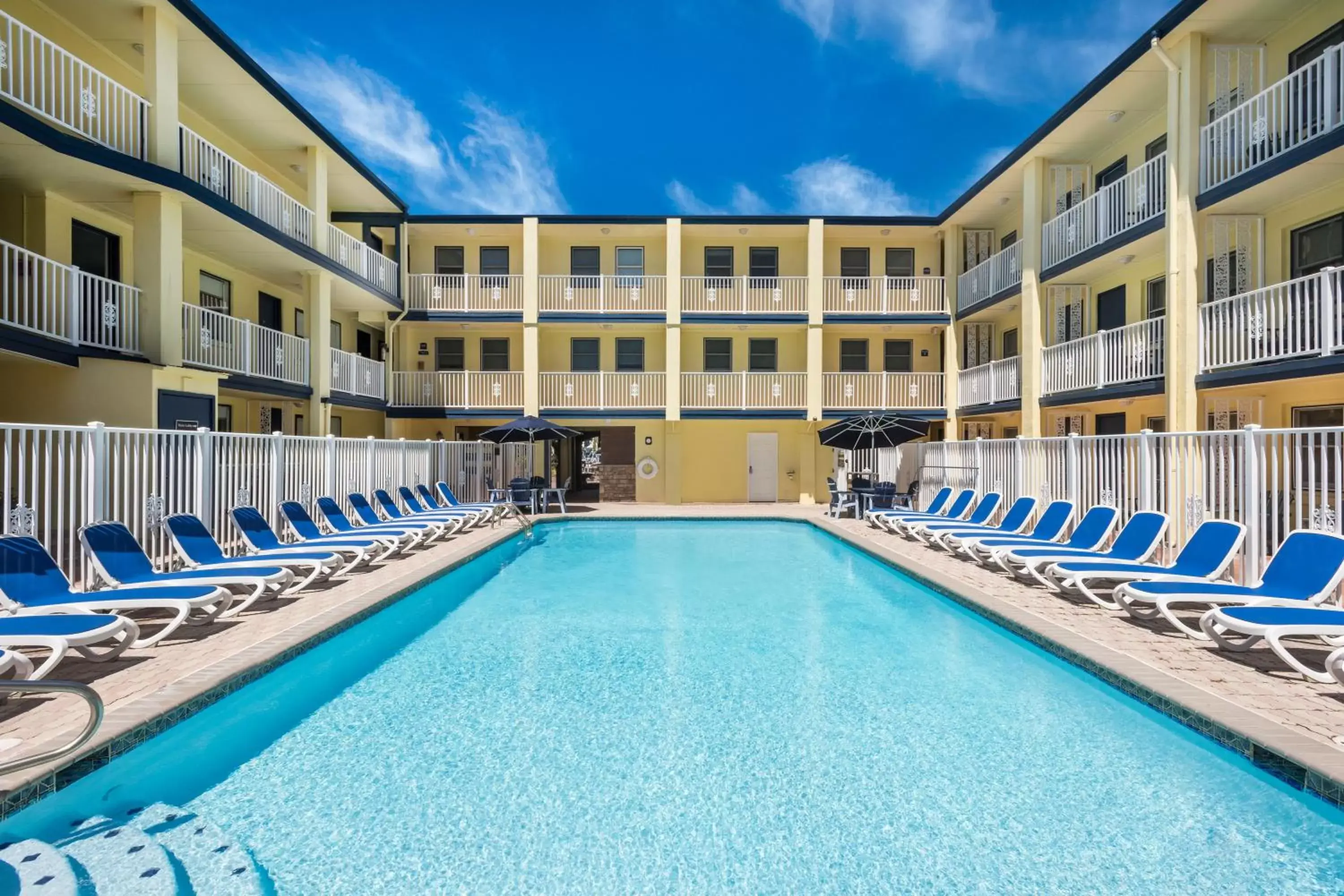 Swimming pool in Days Inn by Wyndham Ocean City Oceanfront Swimming pool in Days Inn by Wyndham Ocean City Oceanfront