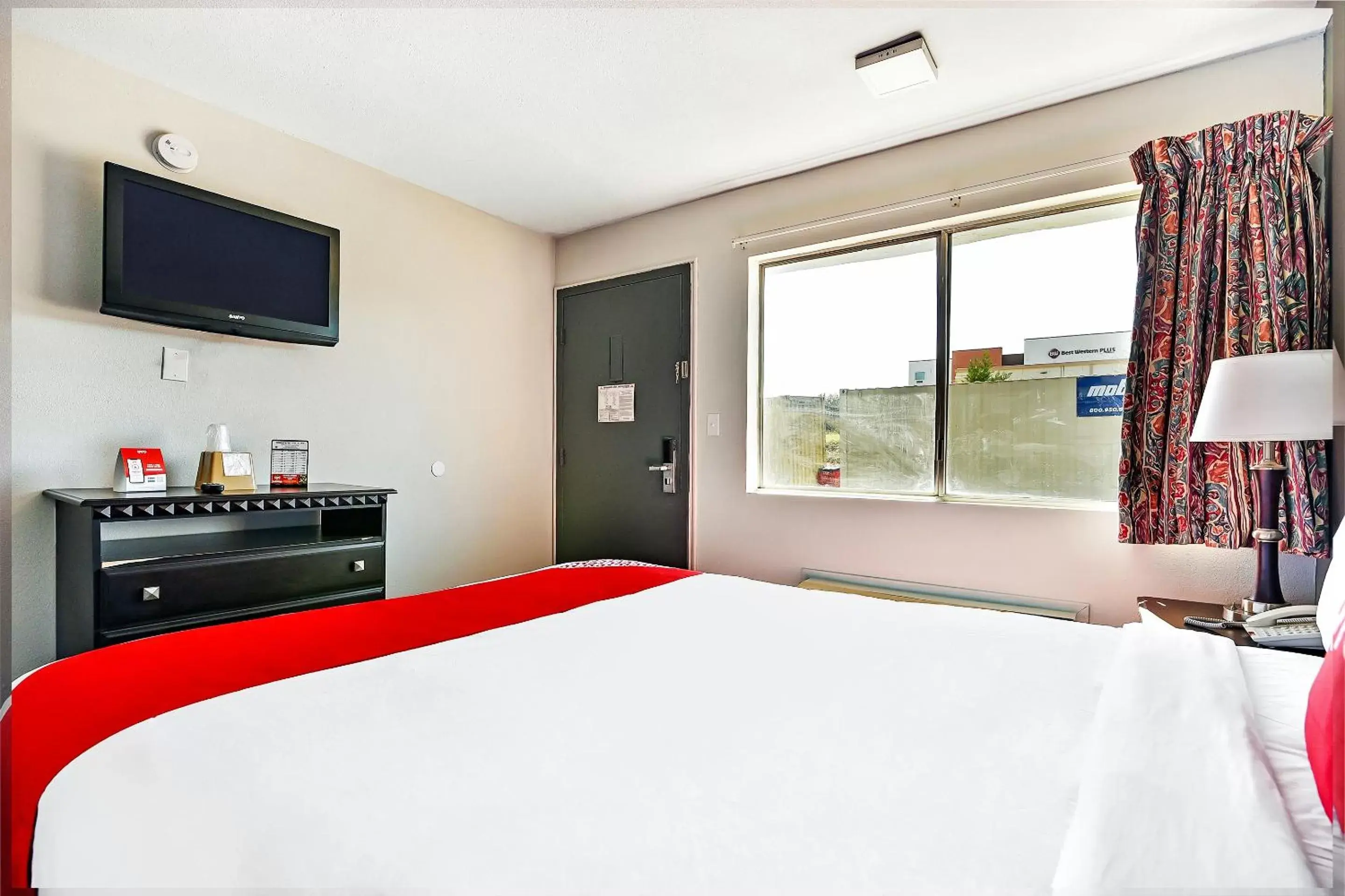 Bedroom in OYO Hotel Shreveport Airport North