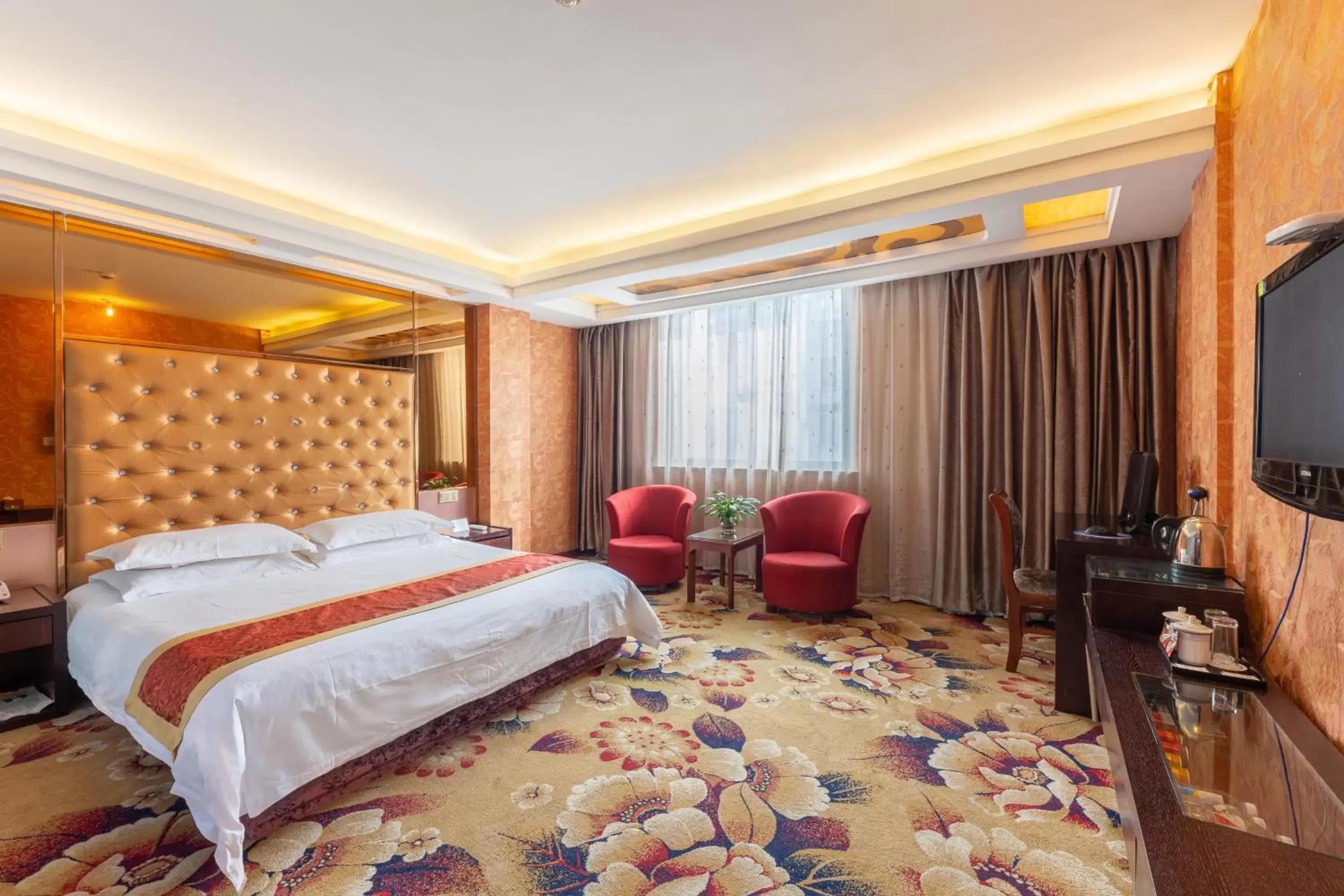 Photo of the whole room, Bed in Yiwu Yuejia Business Hotel