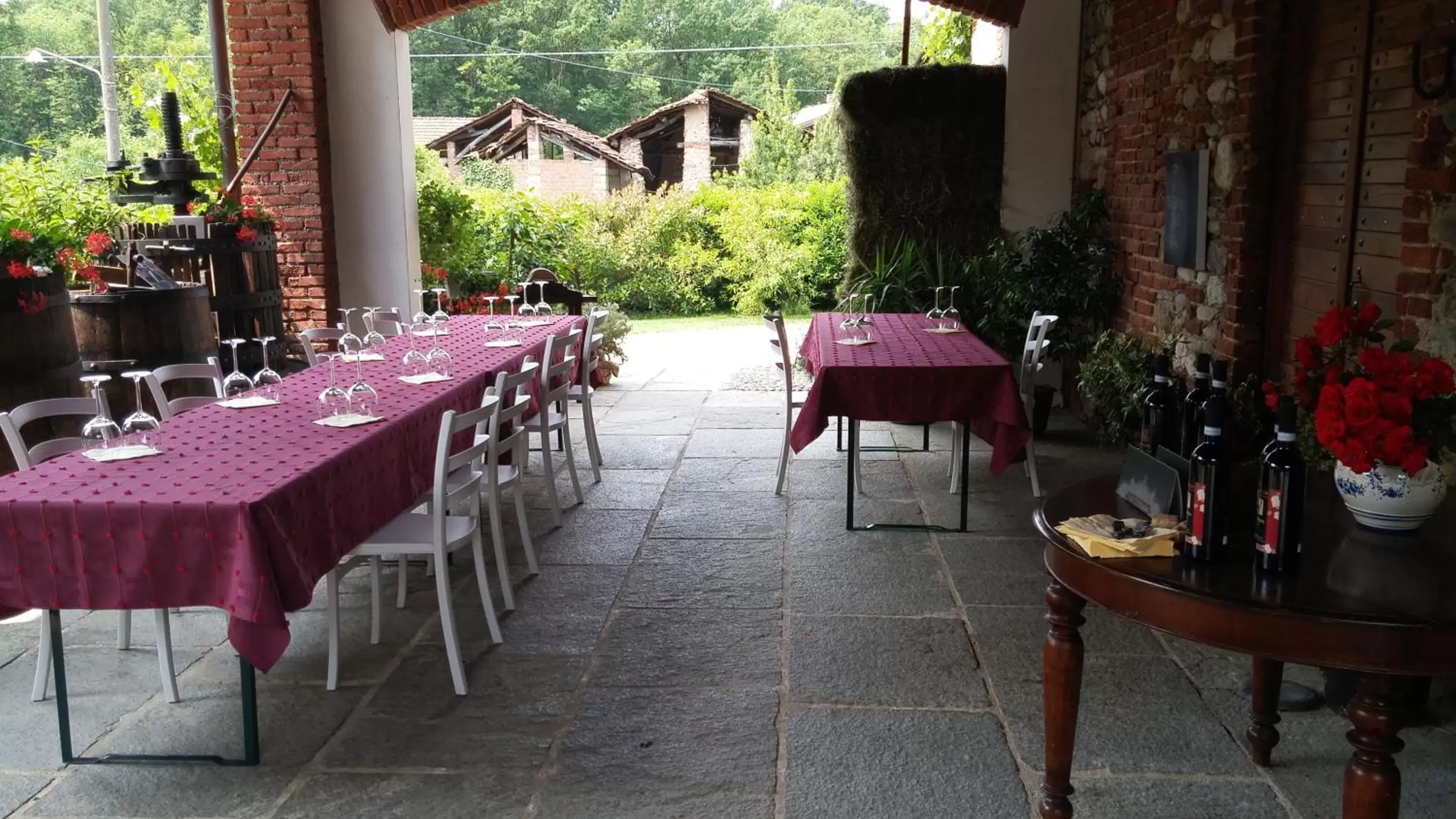 Property building, Restaurant/Places to Eat in Relais Profumo di Vino