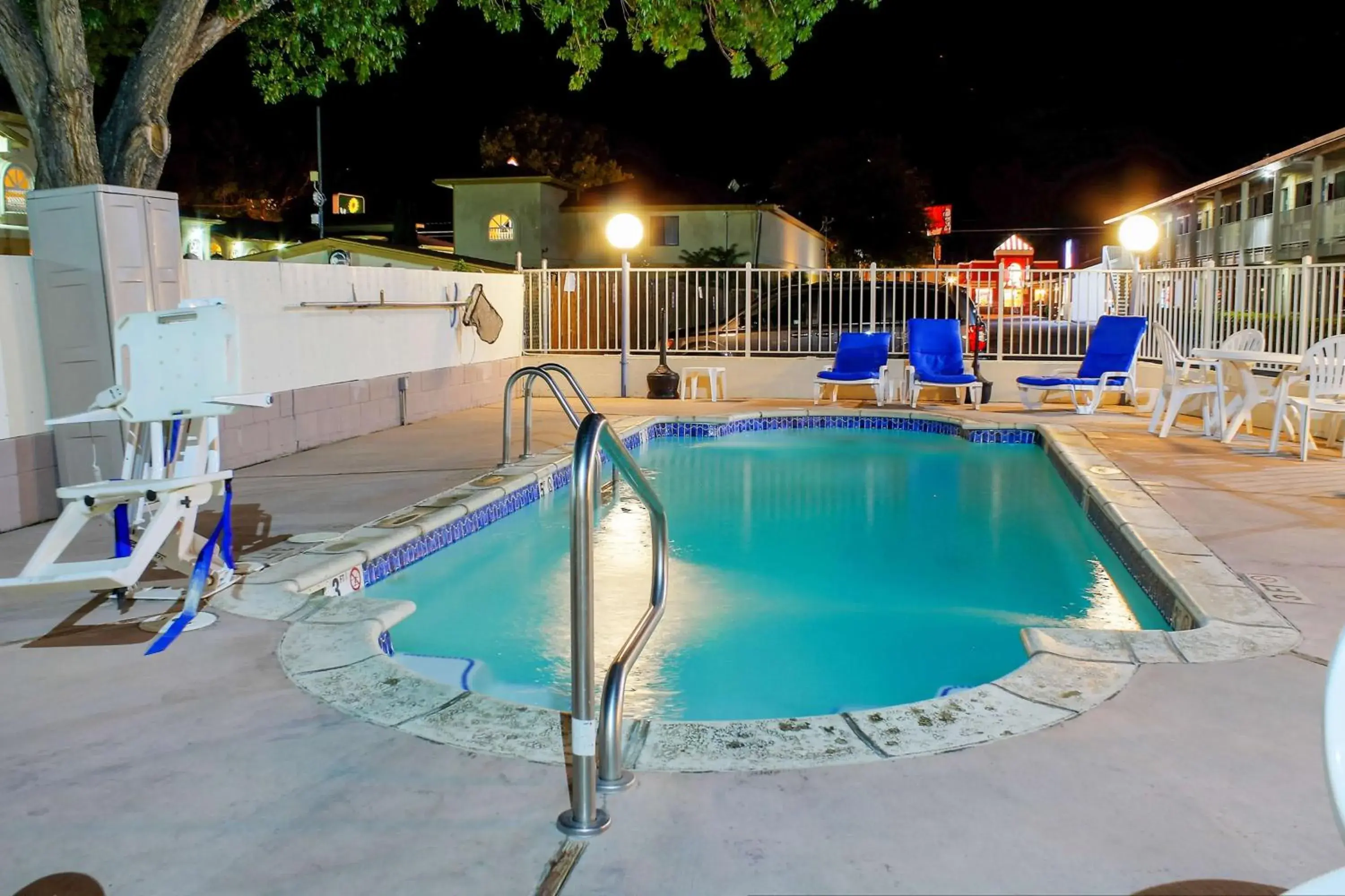 Night, Swimming Pool in Motel 6-Bishop, CA