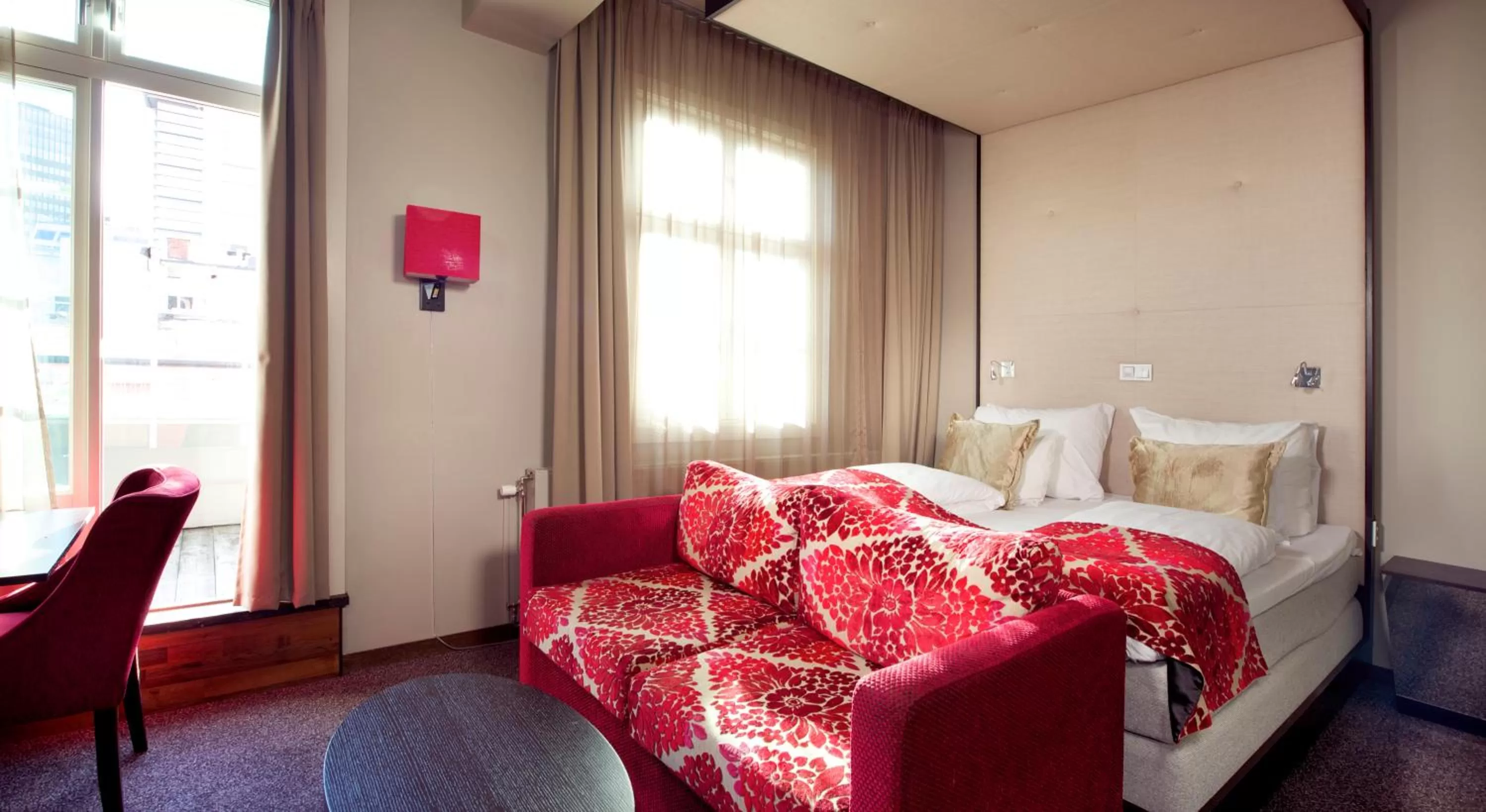 Bedroom, Bed in Home Hotel Folketeateret