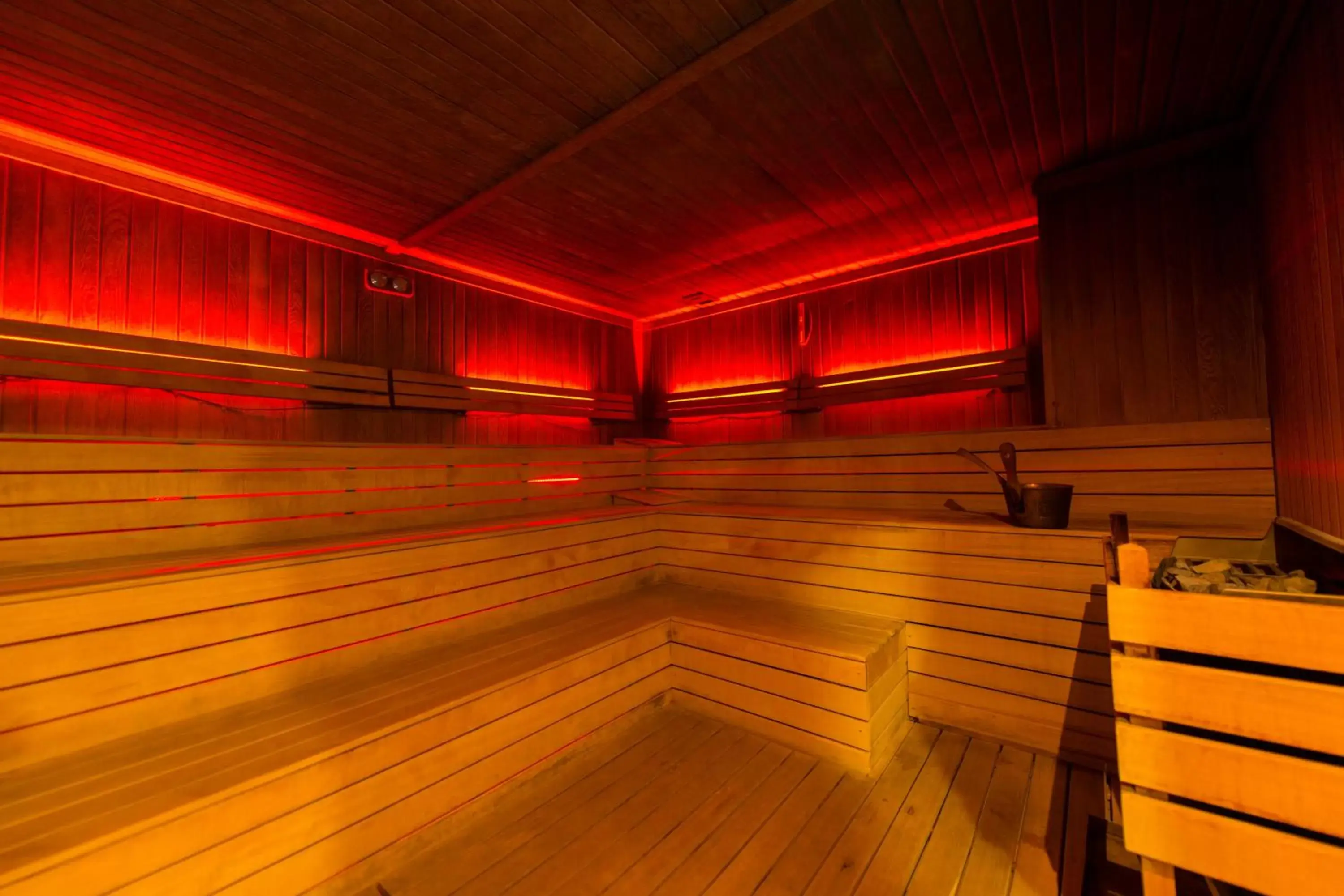 Sauna in Akar International Hotel