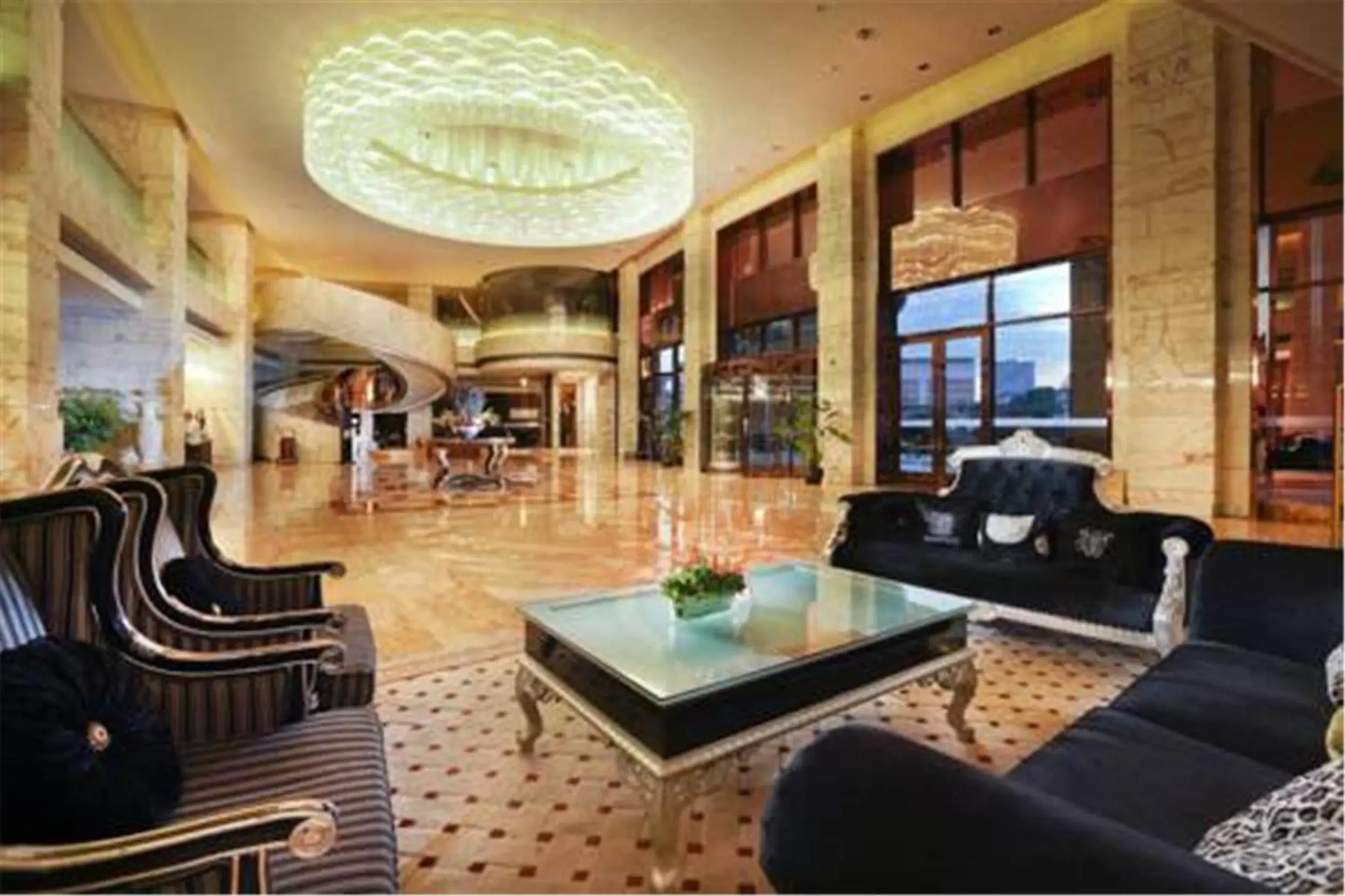 Lobby or reception, Restaurant/Places to Eat in Royal International Hotel