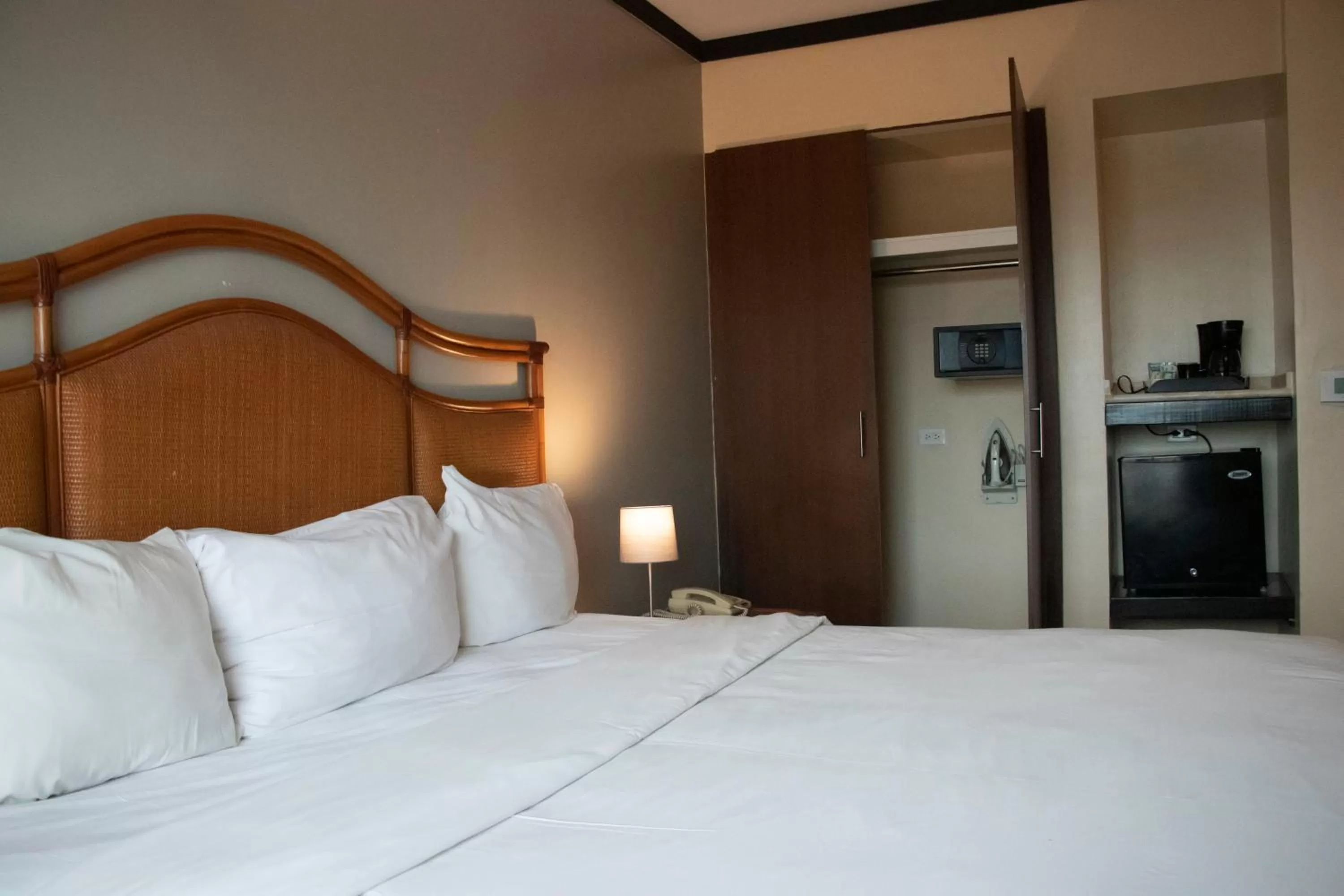 Photo of the whole room, Bed in Radisson Colon 2,000 Hotel & Casino