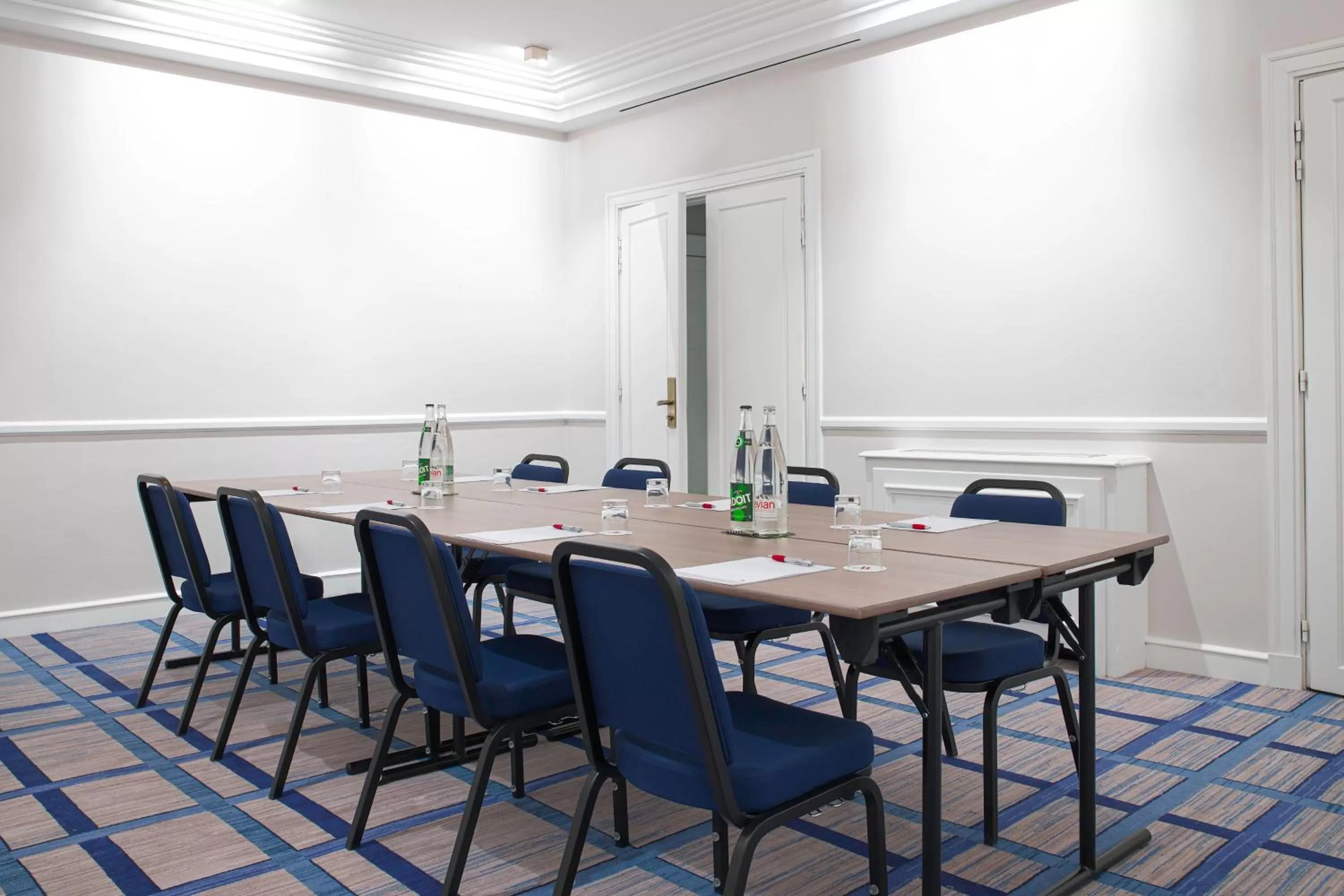 Meeting/conference room in Paris Marriott Opera Ambassador Hotel