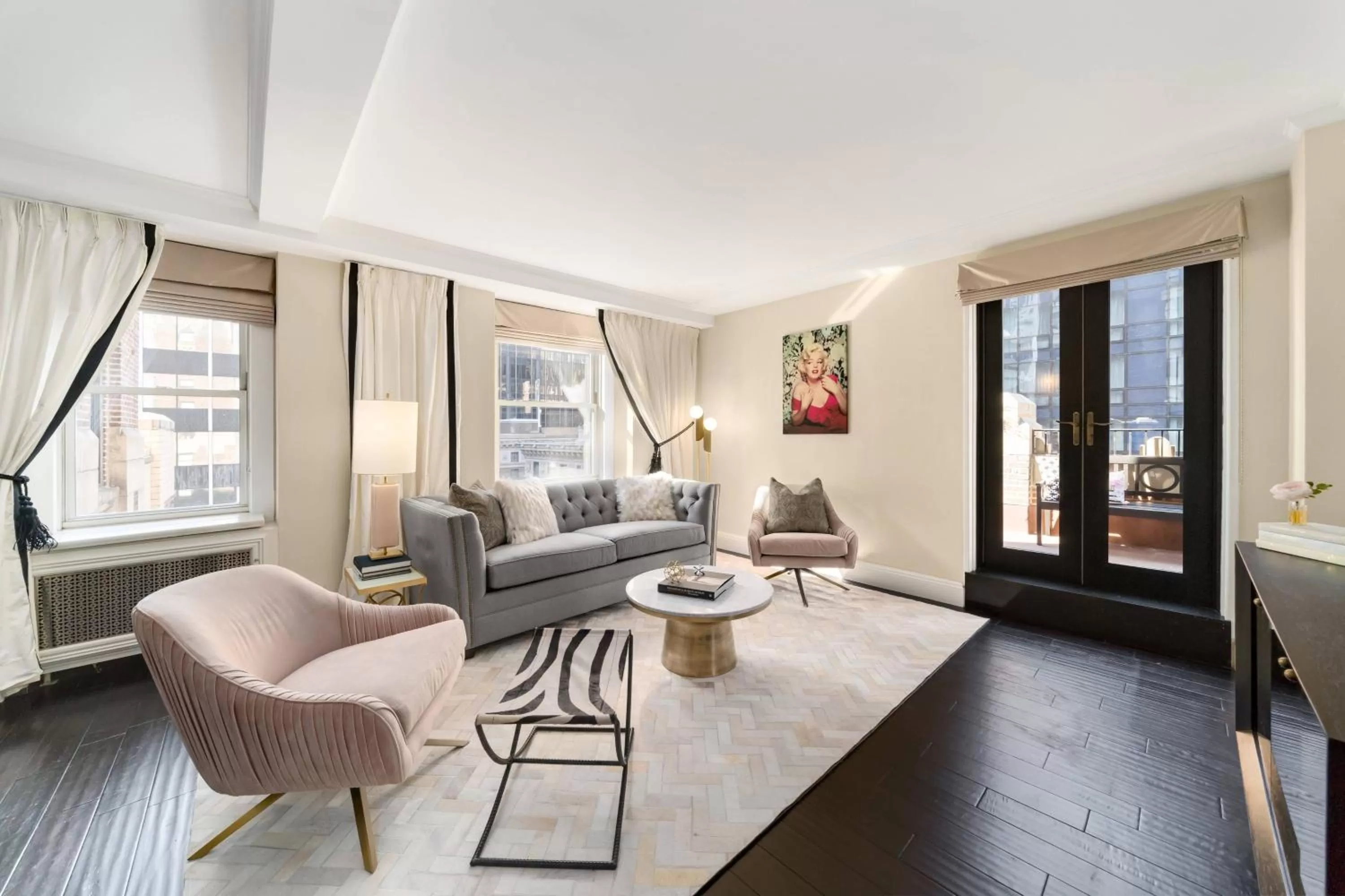 Living room in The Lexington Hotel, Autograph Collection