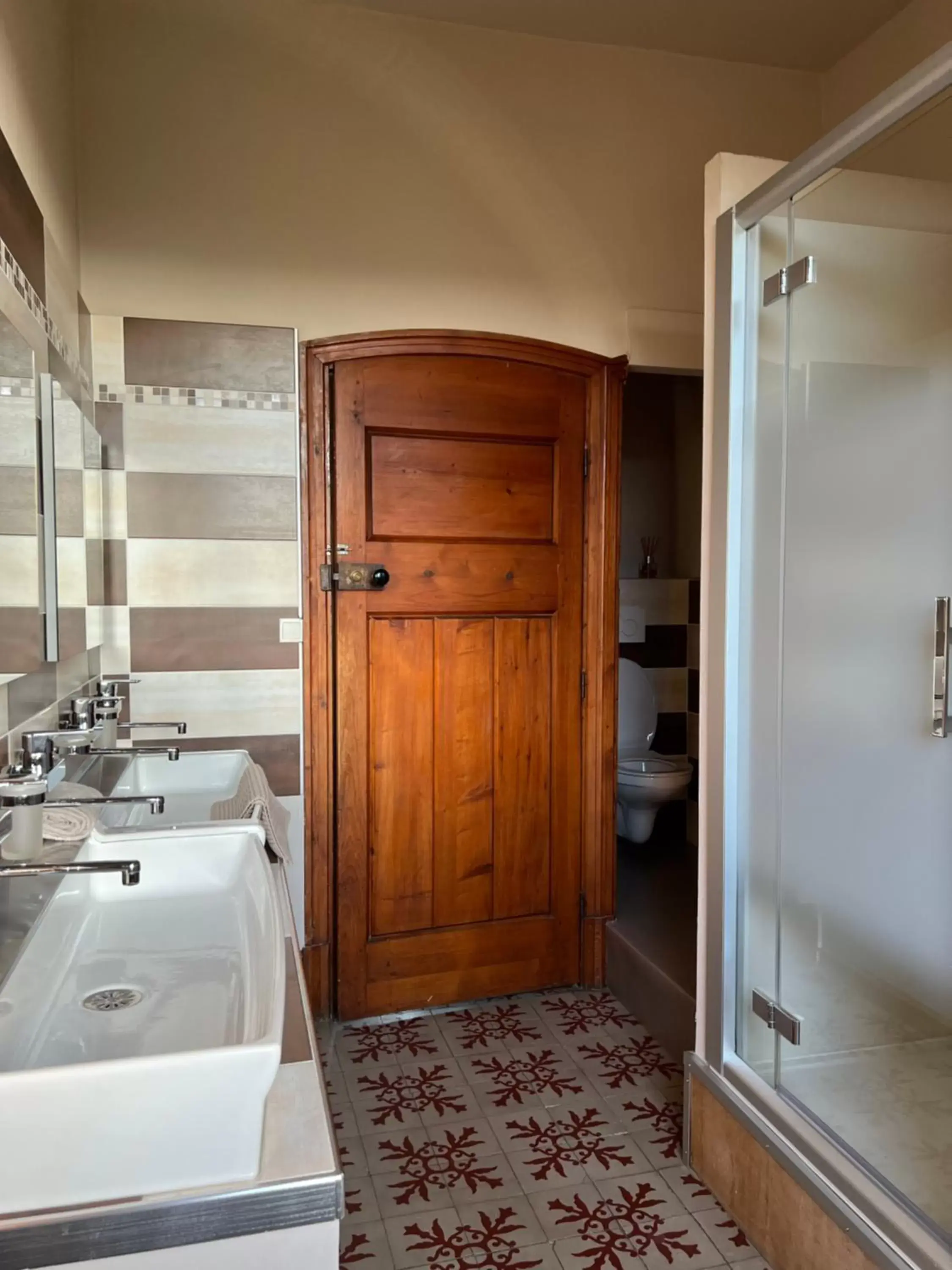 Bathroom in O'Cottage double jardin