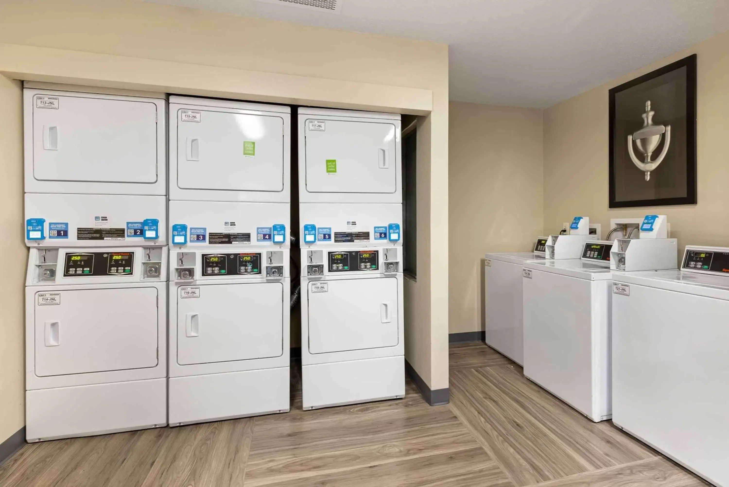 Property building, Kitchen/Kitchenette in Extended Stay America Suites - St Louis - Airport - Central