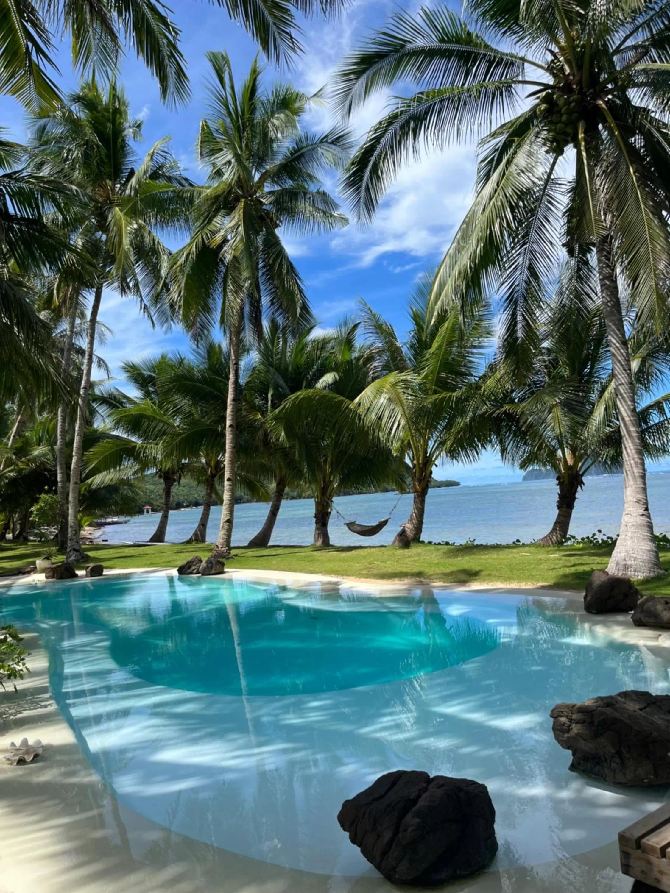 Swimming pool in The Beach House Ocam Ocam