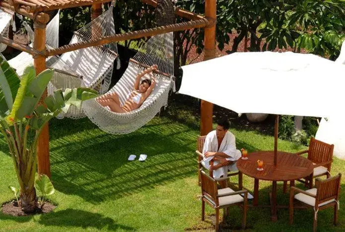 Seating area, Garden in El Chante Spa Hotel