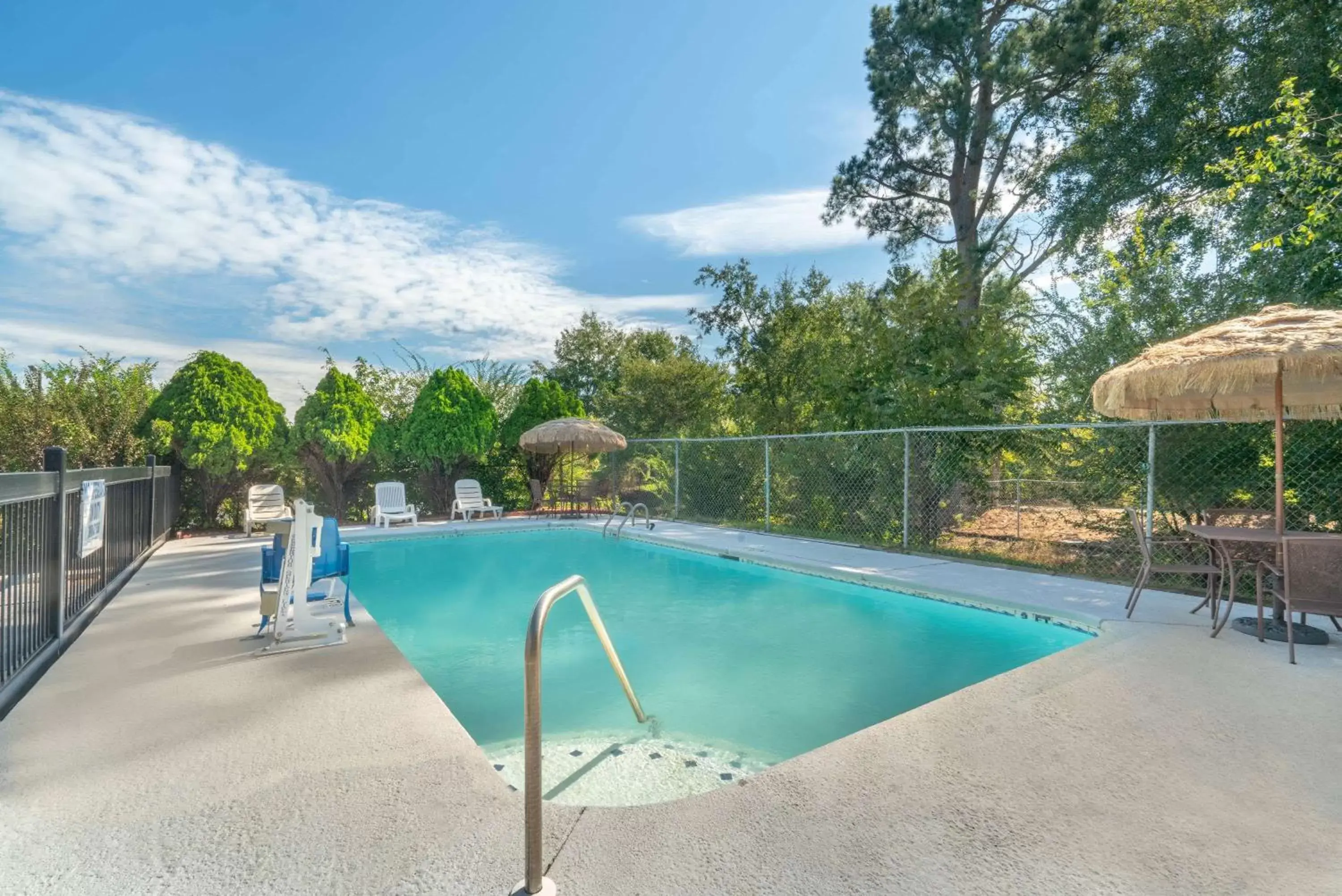 On site, Swimming Pool in Howard Johnson by Wyndham Aiken