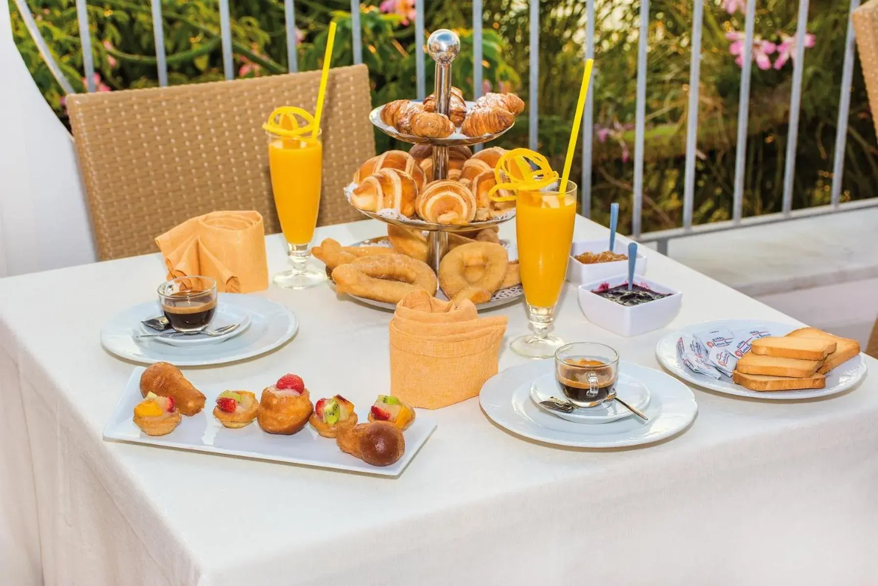 Property building, Breakfast in Hotel Capizzo