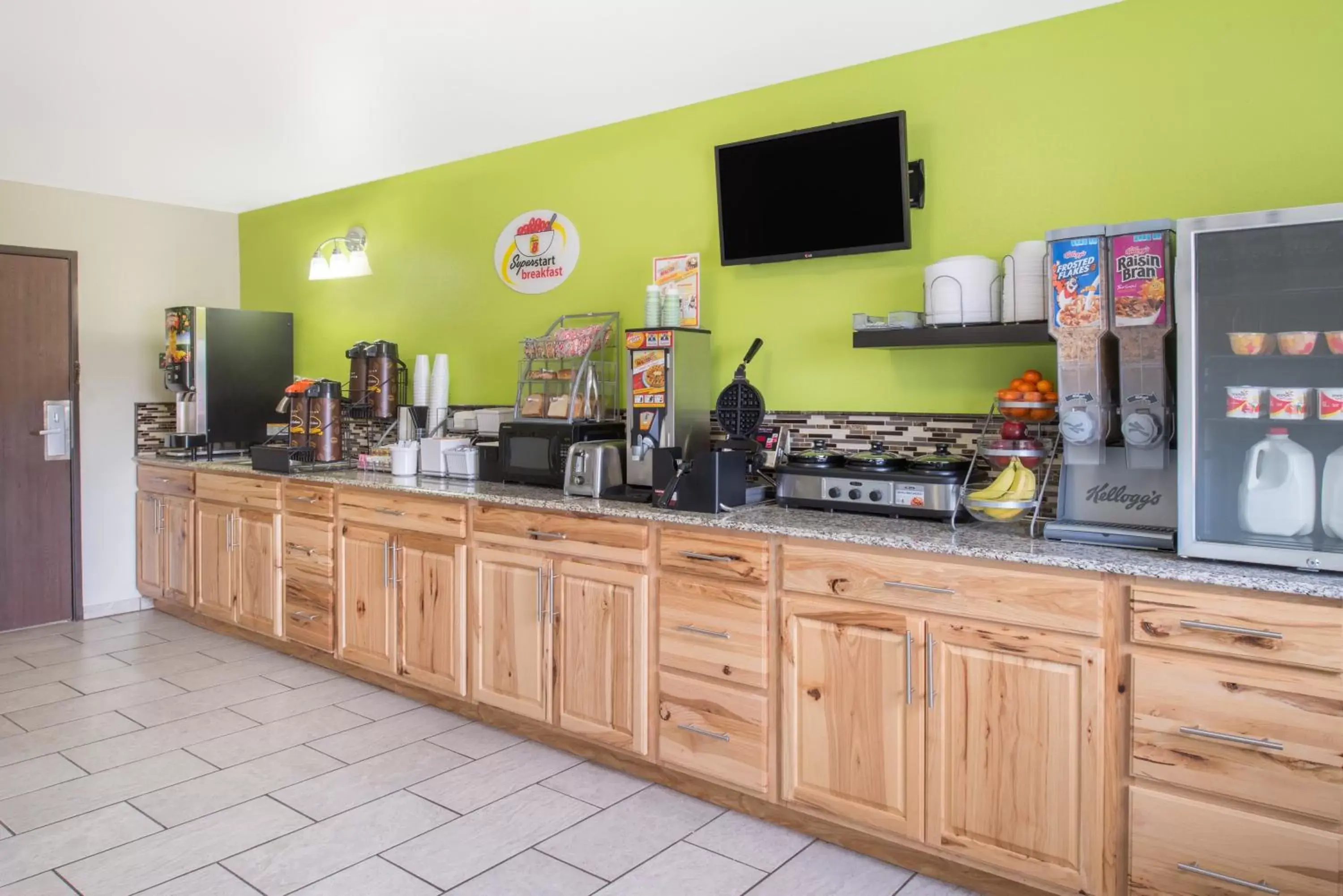 Breakfast in Super 8 by Wyndham Moberly MO Breakfast in Super 8 by Wyndham Moberly MO